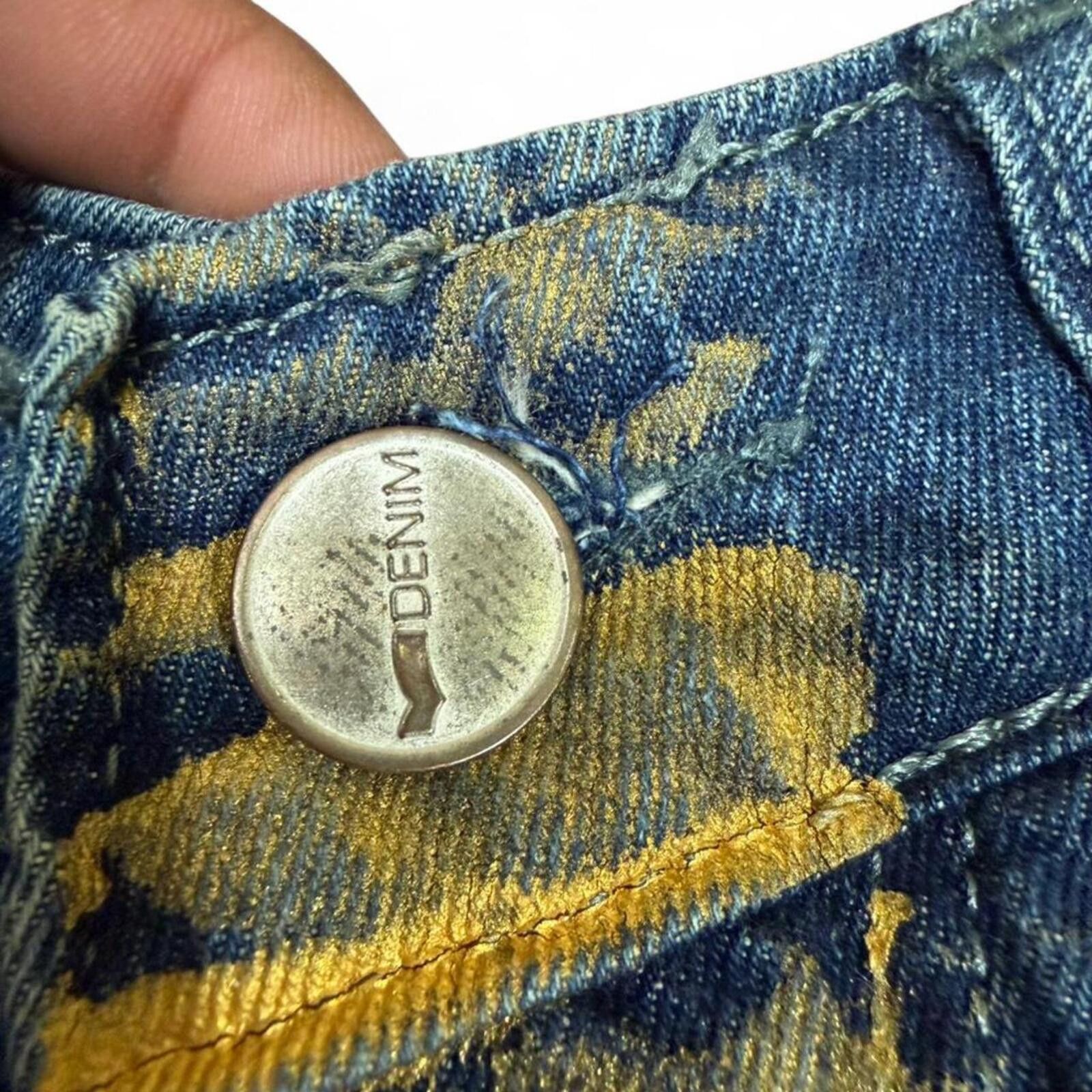 True Religion Hang blue jeans with yellow paint splatter Size US 30 / EU 46 - 3 Thumbnail