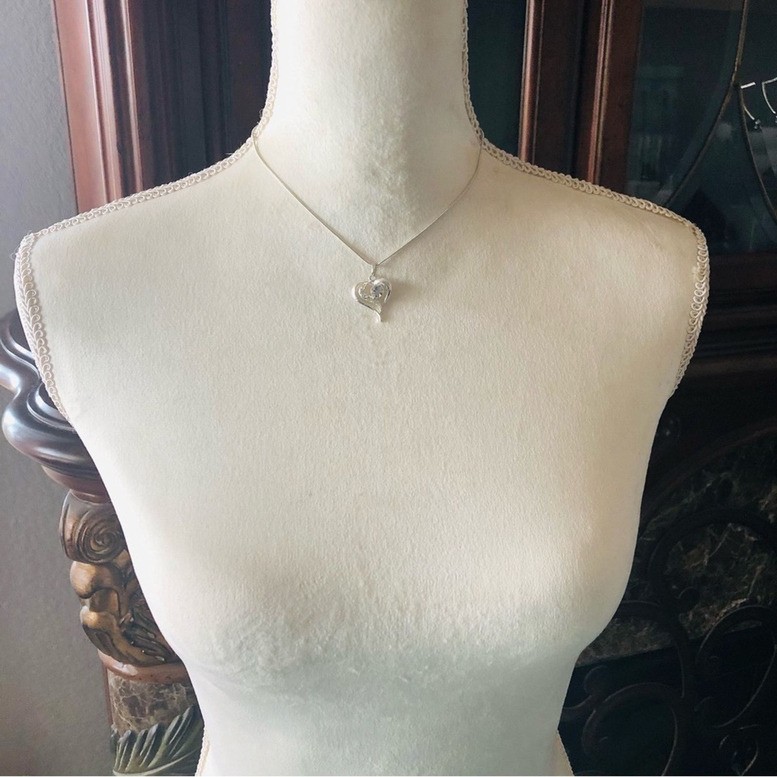Vintage Vintage clear faceted stone heart pendant on chain necklace Size ONE SIZE - 6 Thumbnail