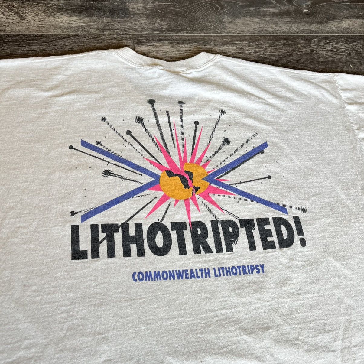 Vintage Vintage 90s Kidney Stone Busters Lithotripted Pharma T Shirt Size US XL / EU 56 / 4 - 1 Thumbnail