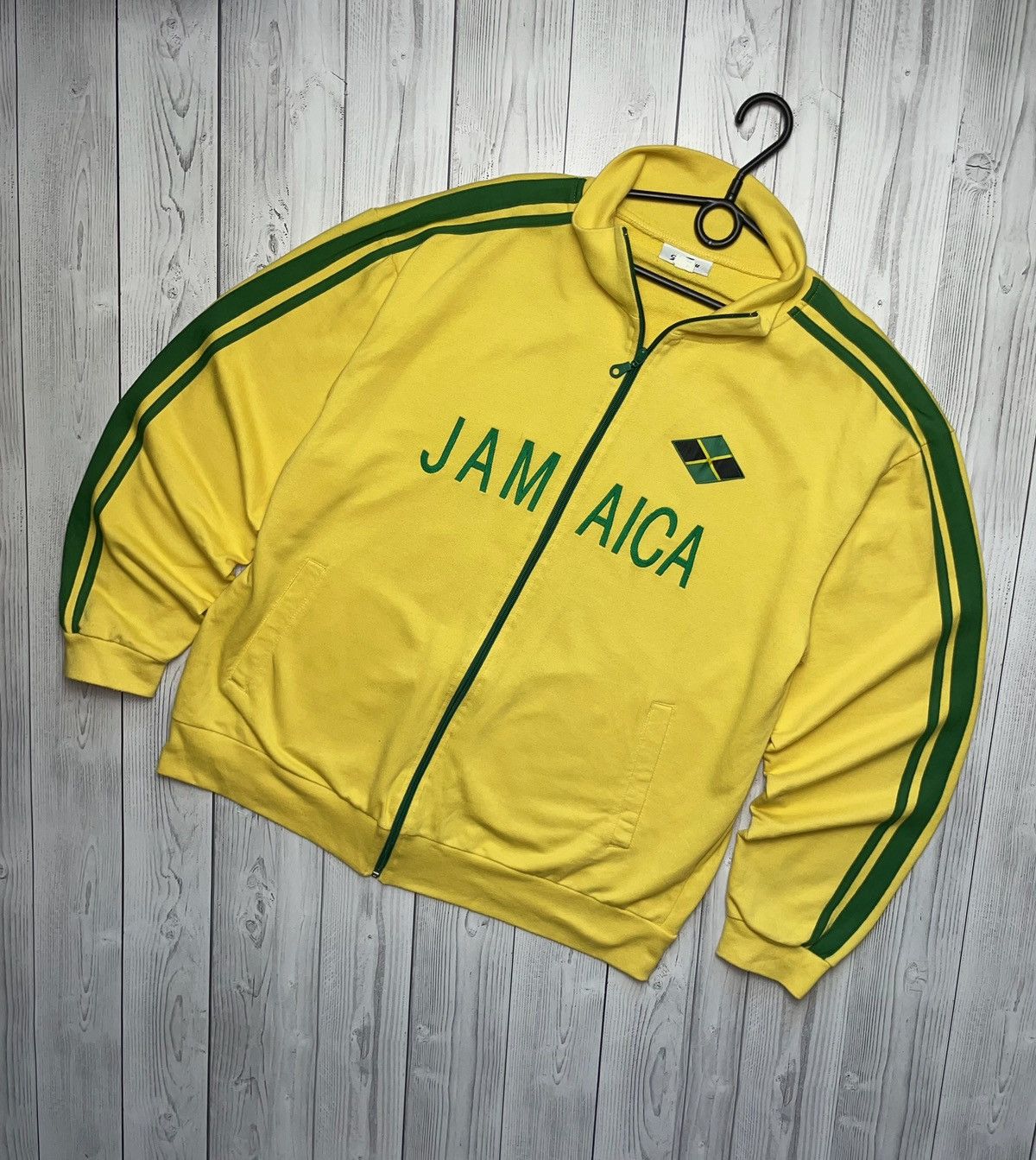 Vintage Vintage Yellow Jamaica jacket big logo rare size XL Size US XL / EU 56 / 4 - 1 Thumbnail