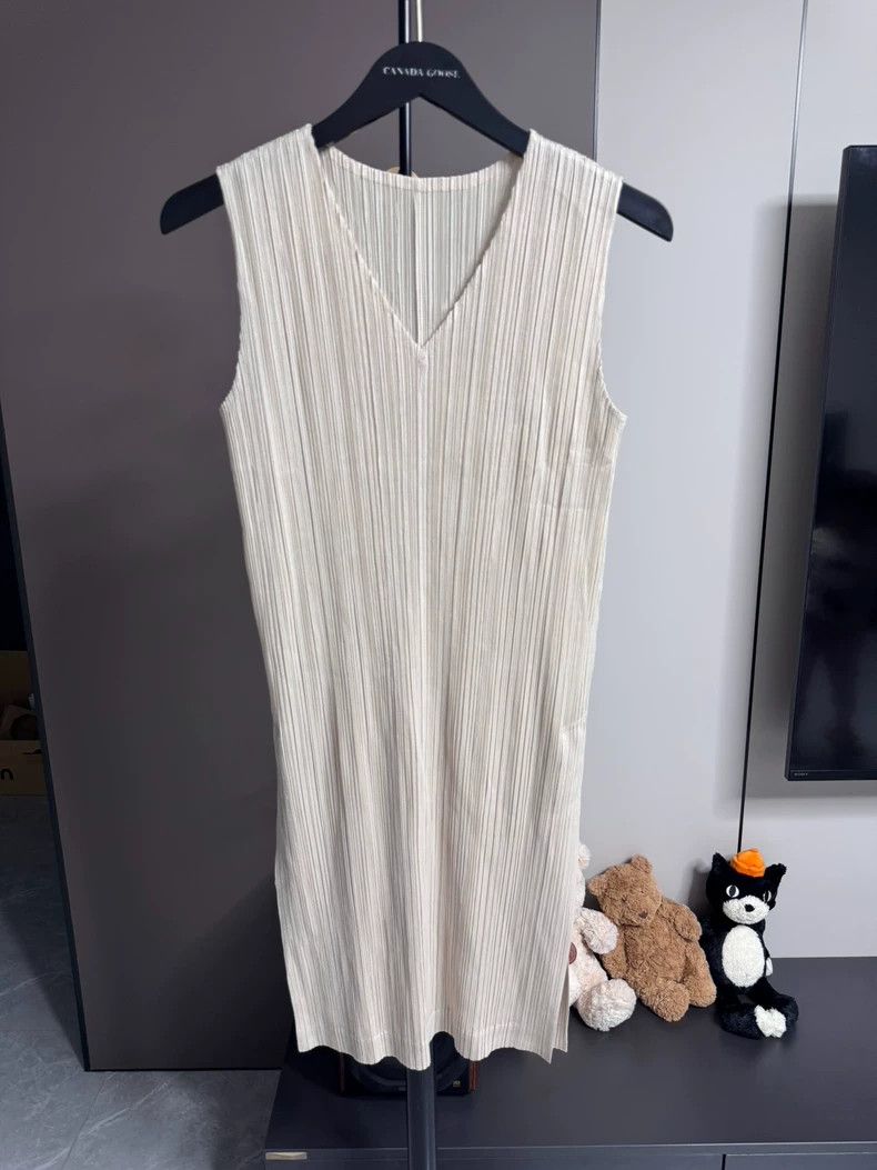 Issey Miyake Issey Miyake size:4 A beige long-sleeved vest Size S / US 4 / IT 40 - 1 Thumbnail
