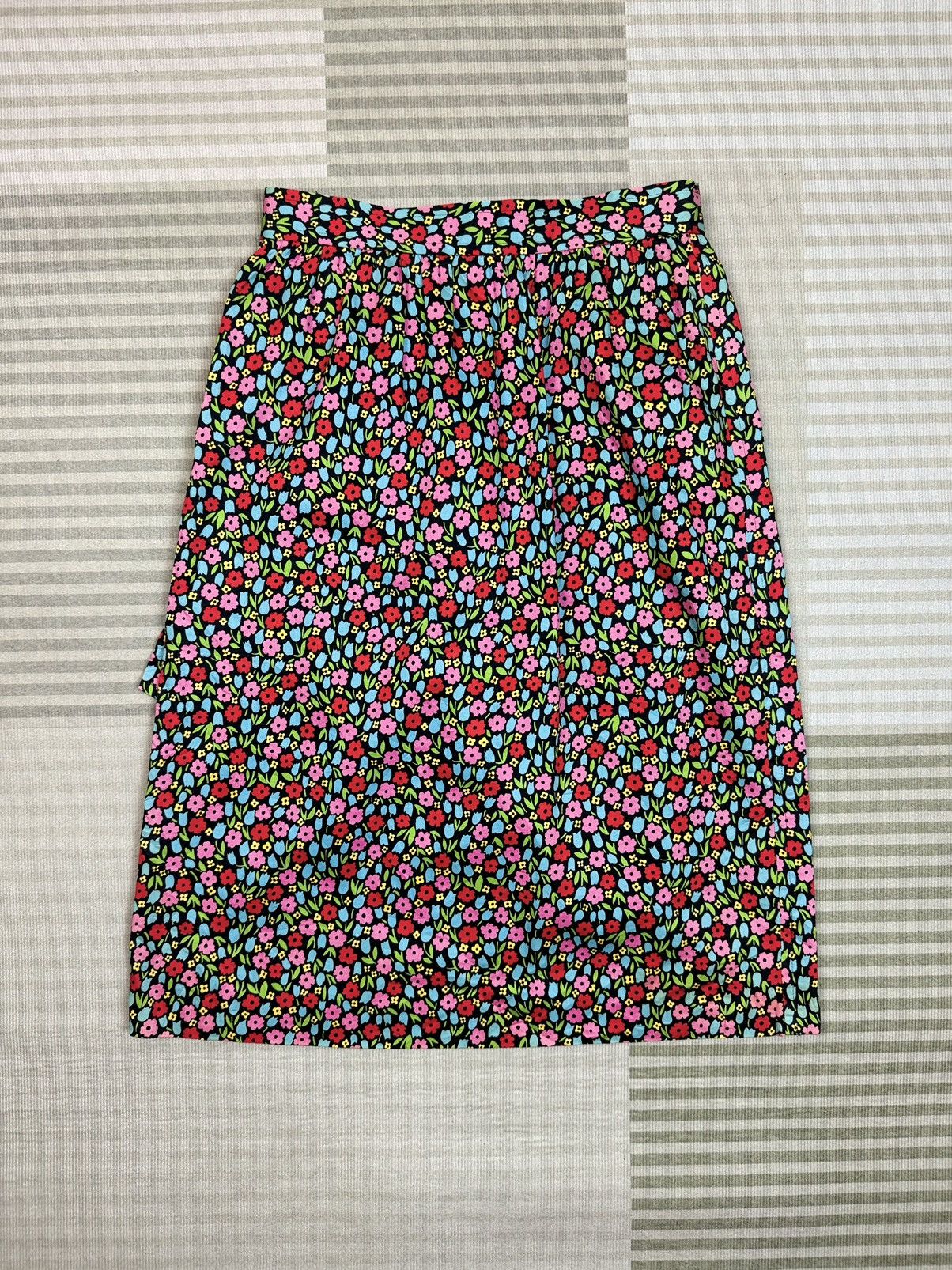 Yves Saint Laurent YvesSaintLaurent Skirt Flora Vibrant Floral Pattern Size 24" / US 00 / IT 34 - 2 Thumbnail