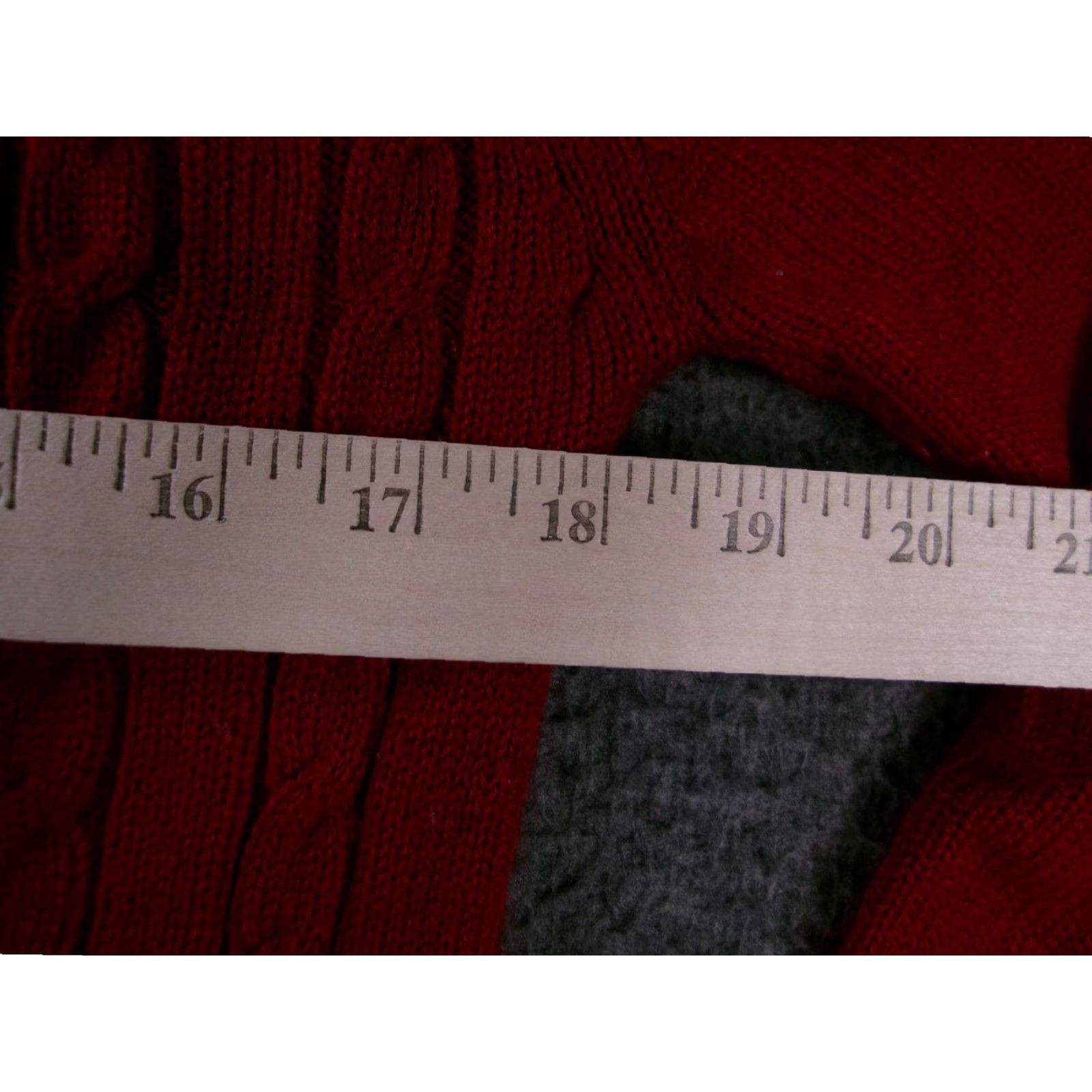 Vintage VINTAGE Vanguard Cardigan Sweater Womens 38 Cable Knit Long Sleeve Button Front Red Women's Sizes Regular Crew Neck Ribbed Cuffs Buttons Size XS / US 0-2 / IT 36-38 - 3 Thumbnail