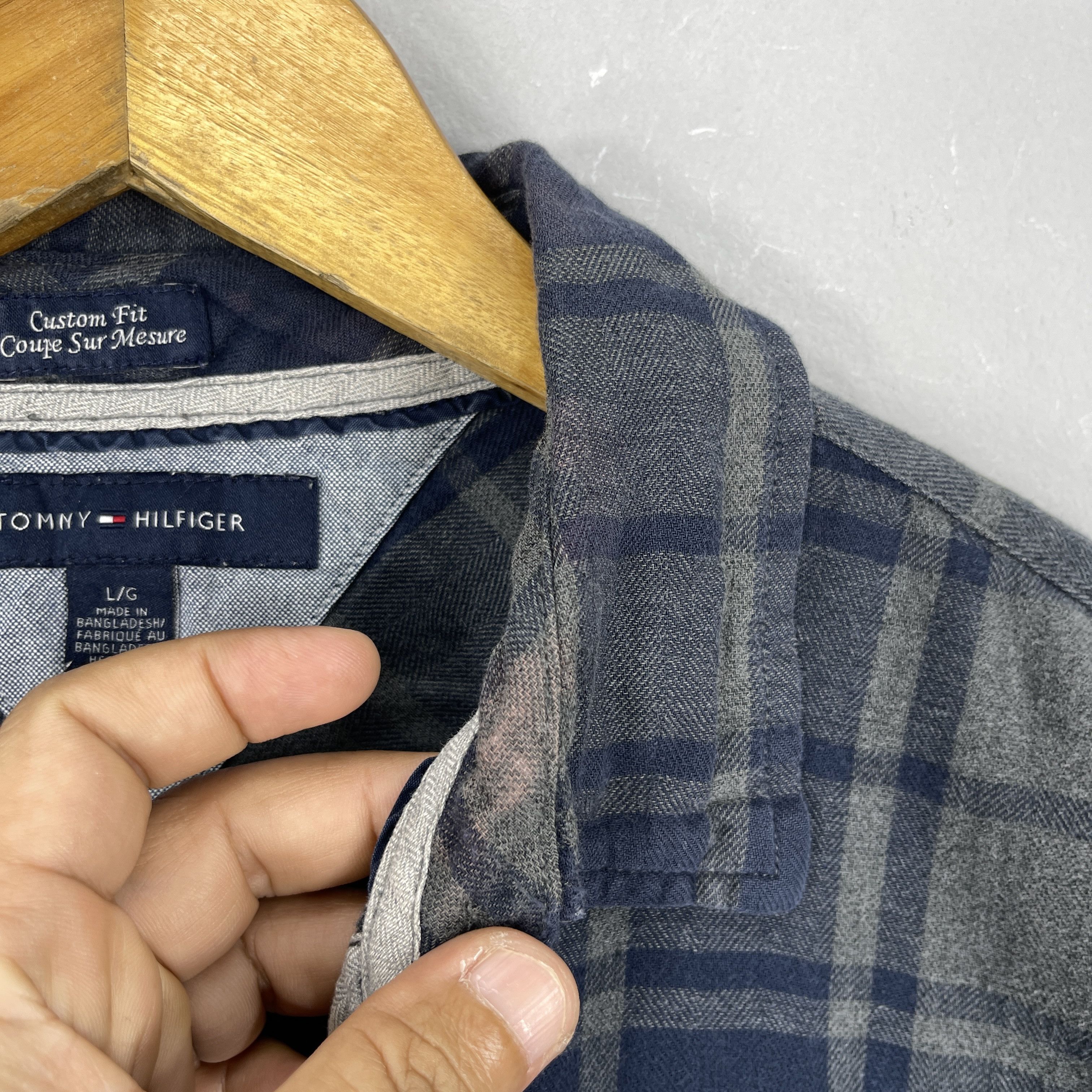 Tommy Hilfiger Tommy Hilfiger Blue Grey Flannel Plaid Button Up Shirt Size US M / EU 48-50 / 2 - 6 Thumbnail