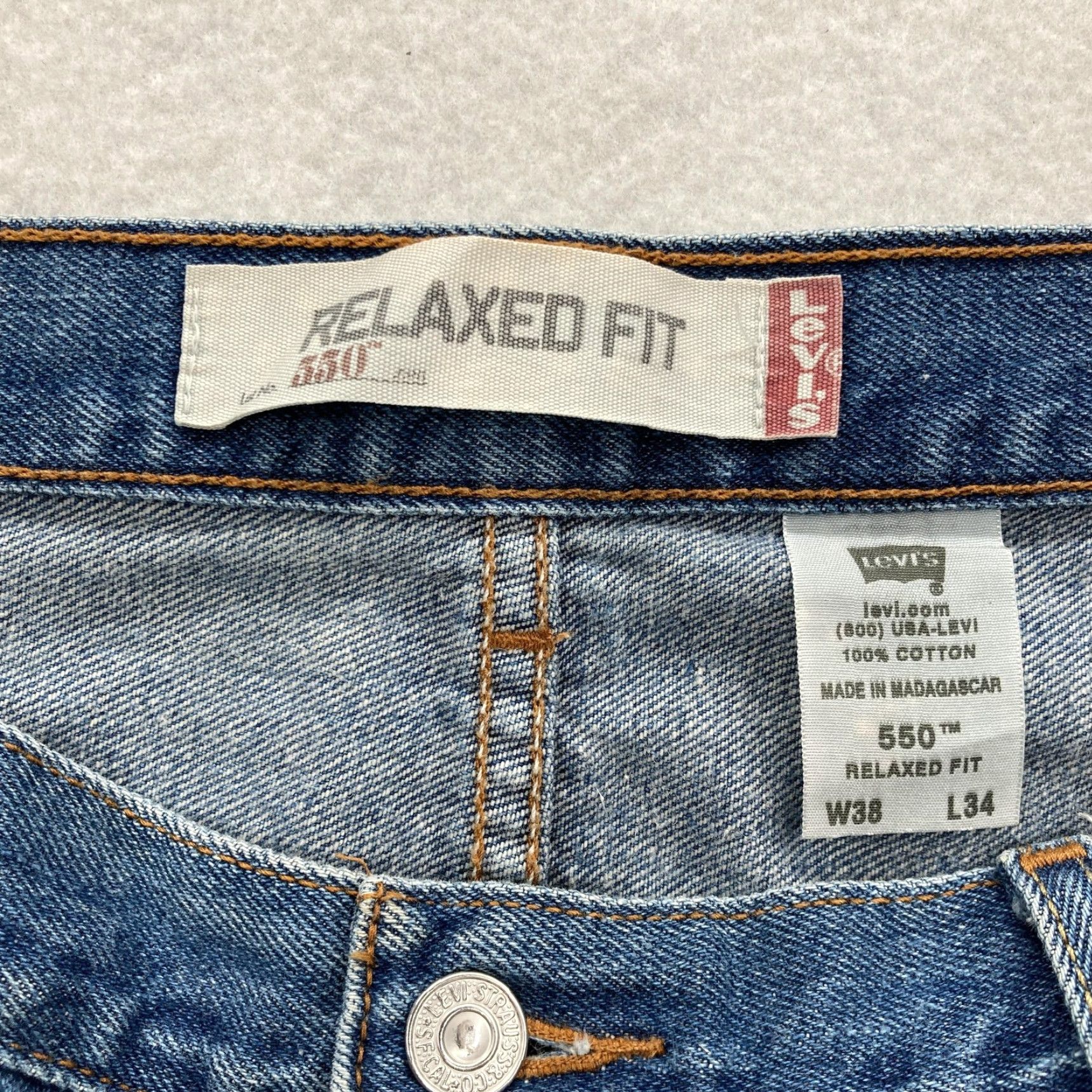 Levi's VINTAGE Levi's 550 Jeans Mens 38x34 Blue Relaxed Fit Tapered Leg Denim 2005 Y2K Size US 38 / EU 54 - 4 Thumbnail