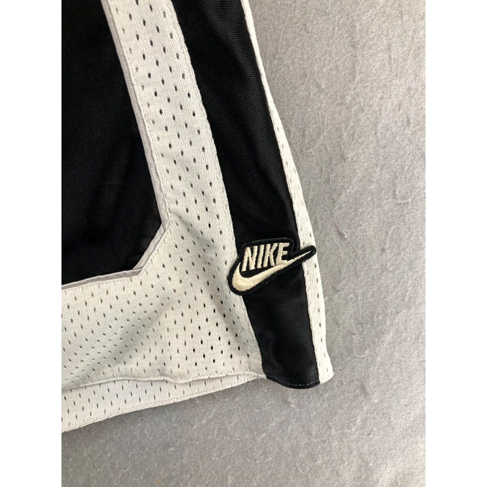 Nike Nike Mens Reversible Shorts Large Black White Drawstring Basketball Size US 33 - 7 Thumbnail