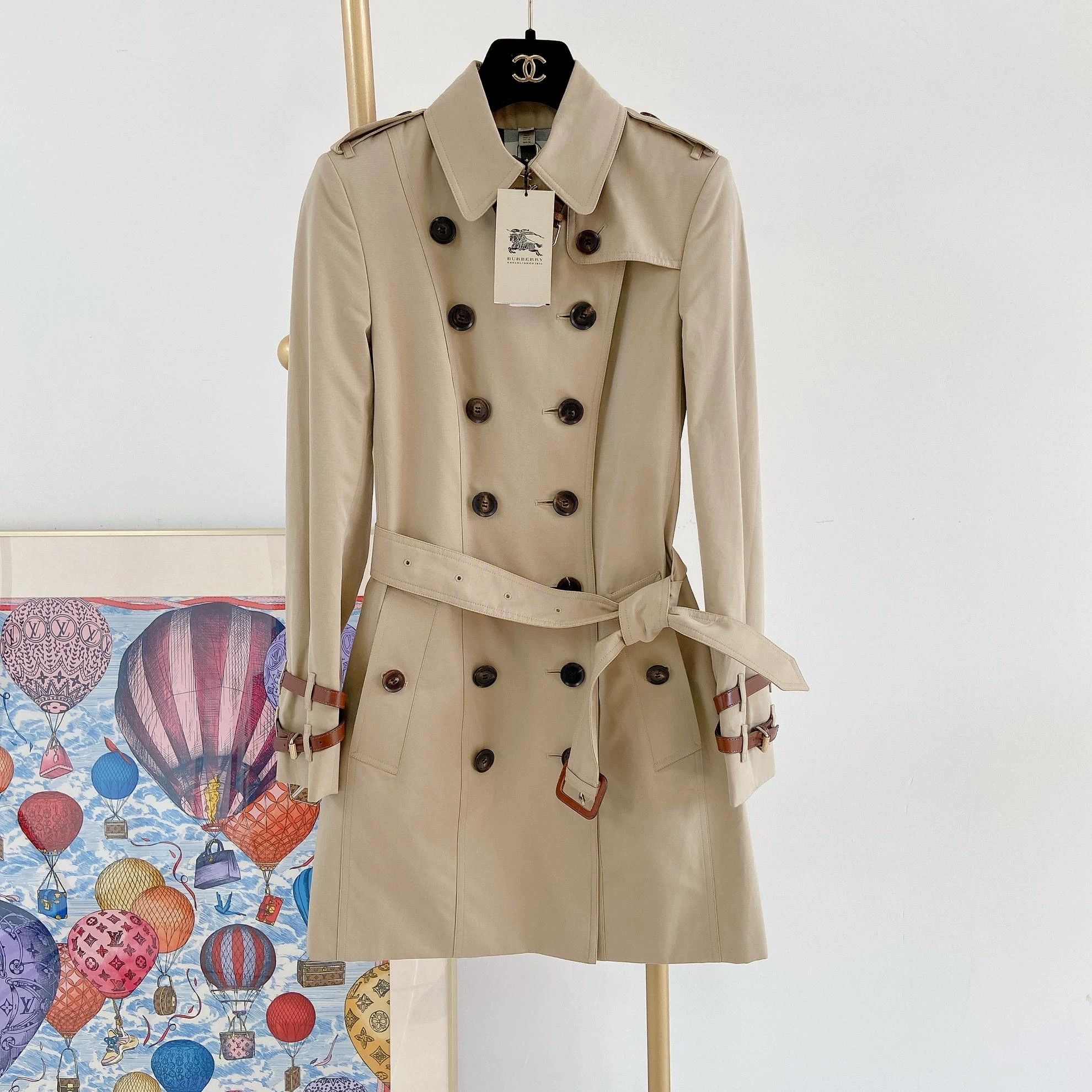 Burberry Burberry belted trench coat UK4 with tags used Size XS / US 0-2 / IT 36-38 - 1 Thumbnail