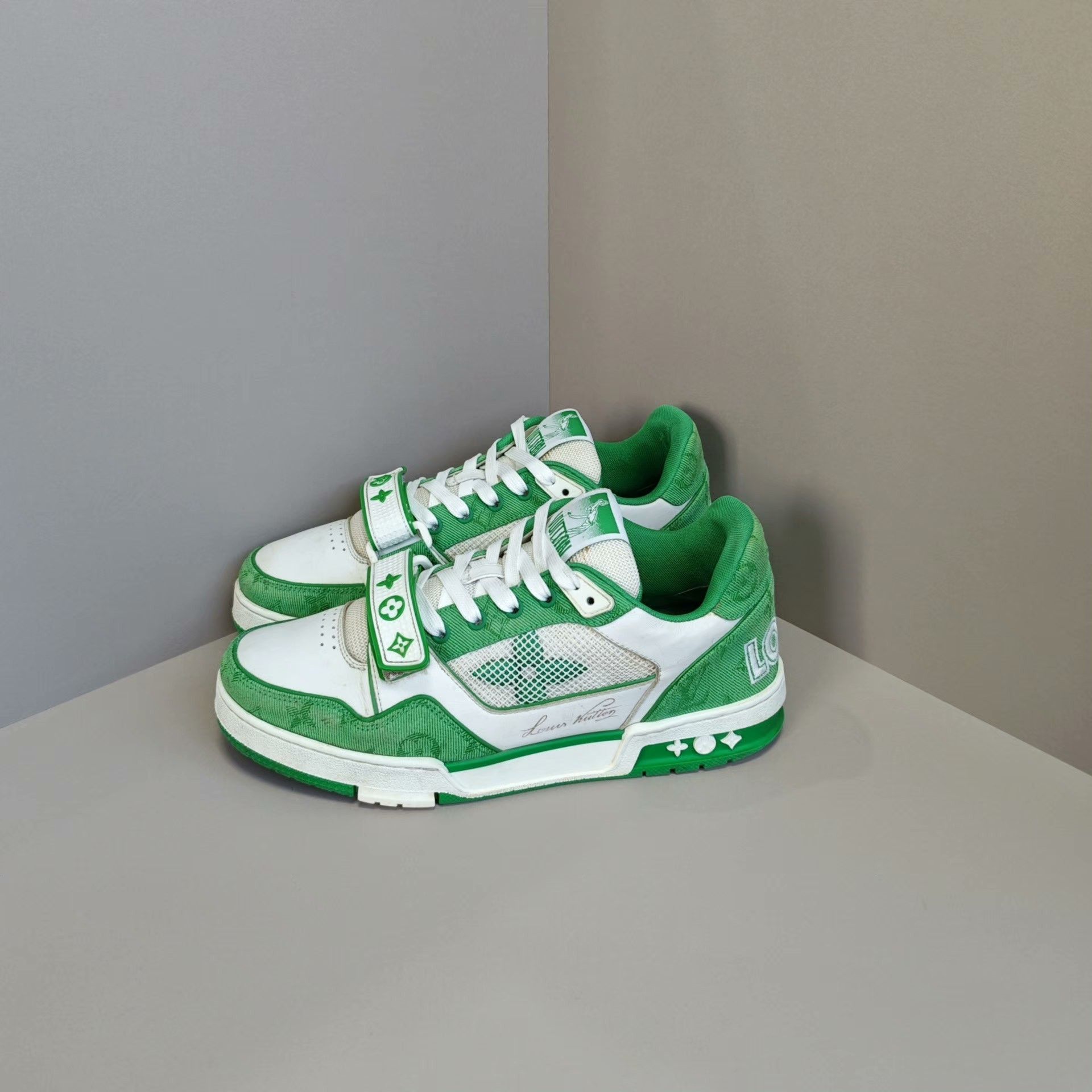 Louis Vuitton Louis Vuitton Training Green Lowtop Sneakers 7 Men Size US 7 / EU 40 - 1 Thumbnail