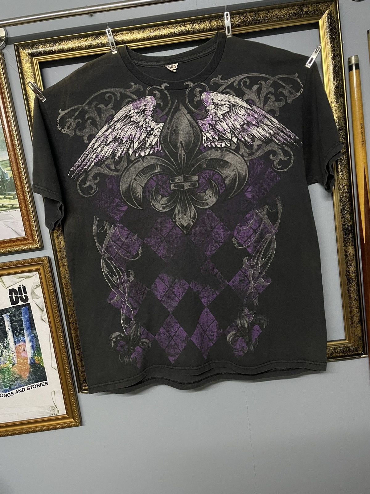 Affliction × Designer × Vintage Vintage 1990s Sunfaded The Amity Affliction Fleur Tshirt Size US M / EU 48-50 / 2 - 2 Thumbnail