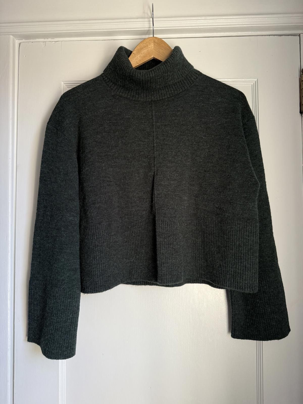 Designer & Other Stories Boxy Turtle Neck Sweater with Bell Sleeves Size S / US 4 / IT 40 - 1 Thumbnail