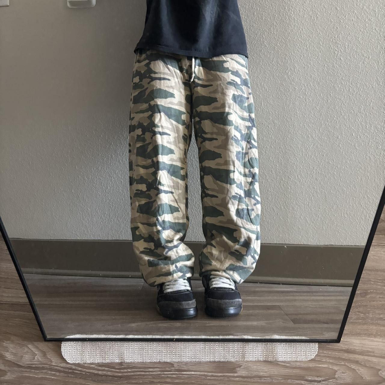 Japanese Brand Crazy Vintage Y2K/2000s Camo Streetwear Skater Essential Sweatpants! Fits M Size US 32 / EU 48 - 1 Thumbnail