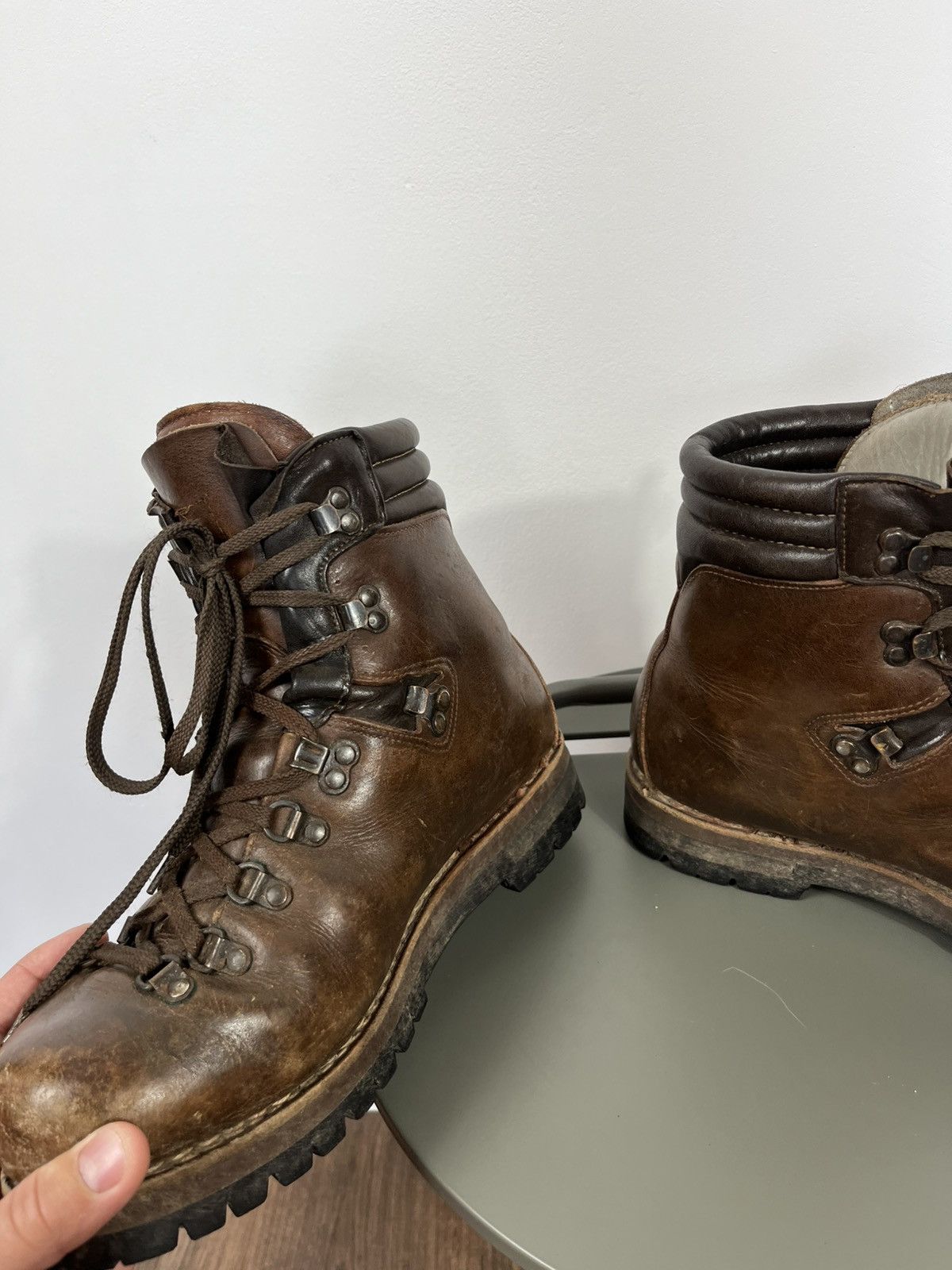 Other Meindl Men’s Leather Hiking Boots 9 Heavy Duty Vibram Sole Size US 9 / EU 42 - 15 Thumbnail