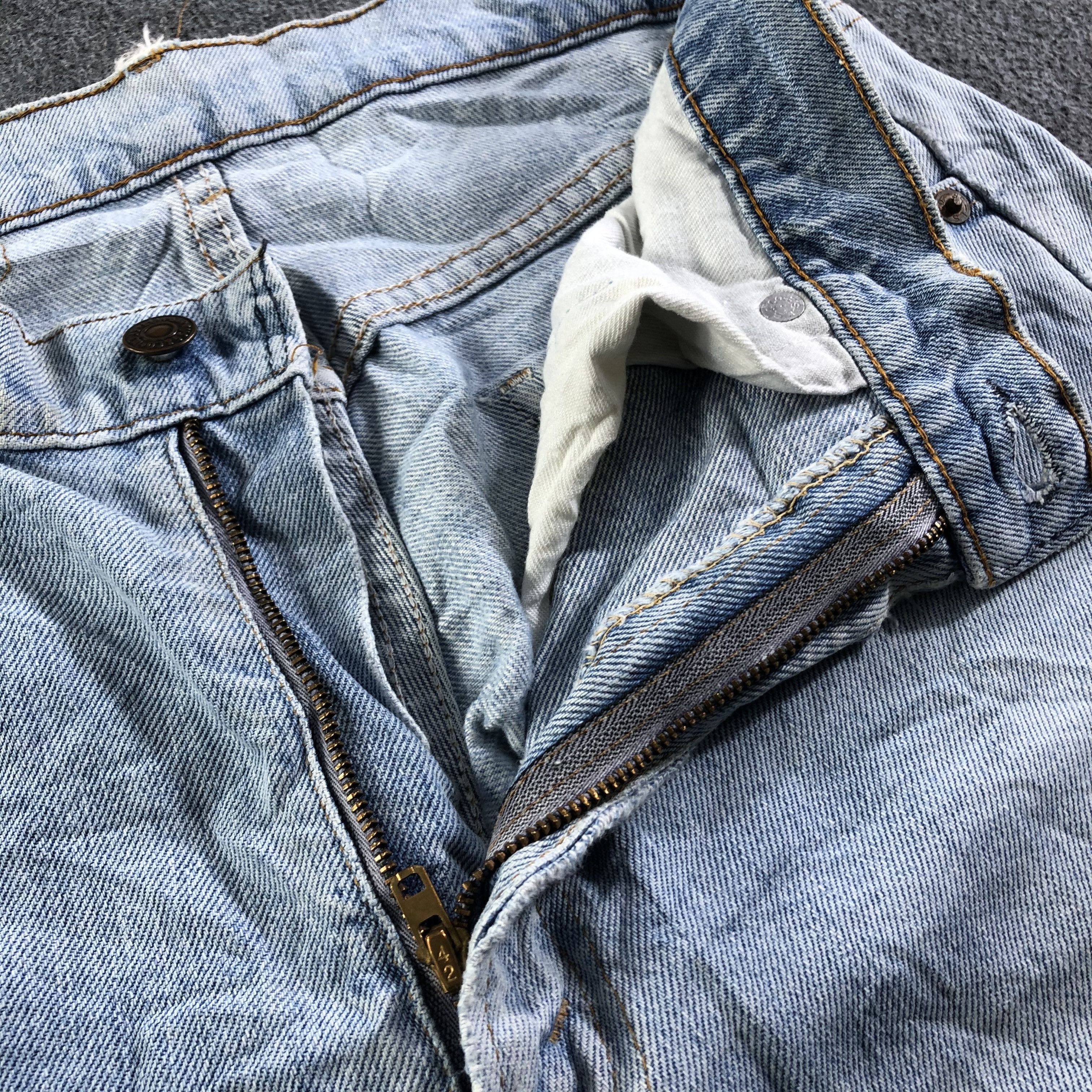 Levi's 80s Vintage Light Wash Levis Jeans-J3876 Size US 31 - 8 Thumbnail