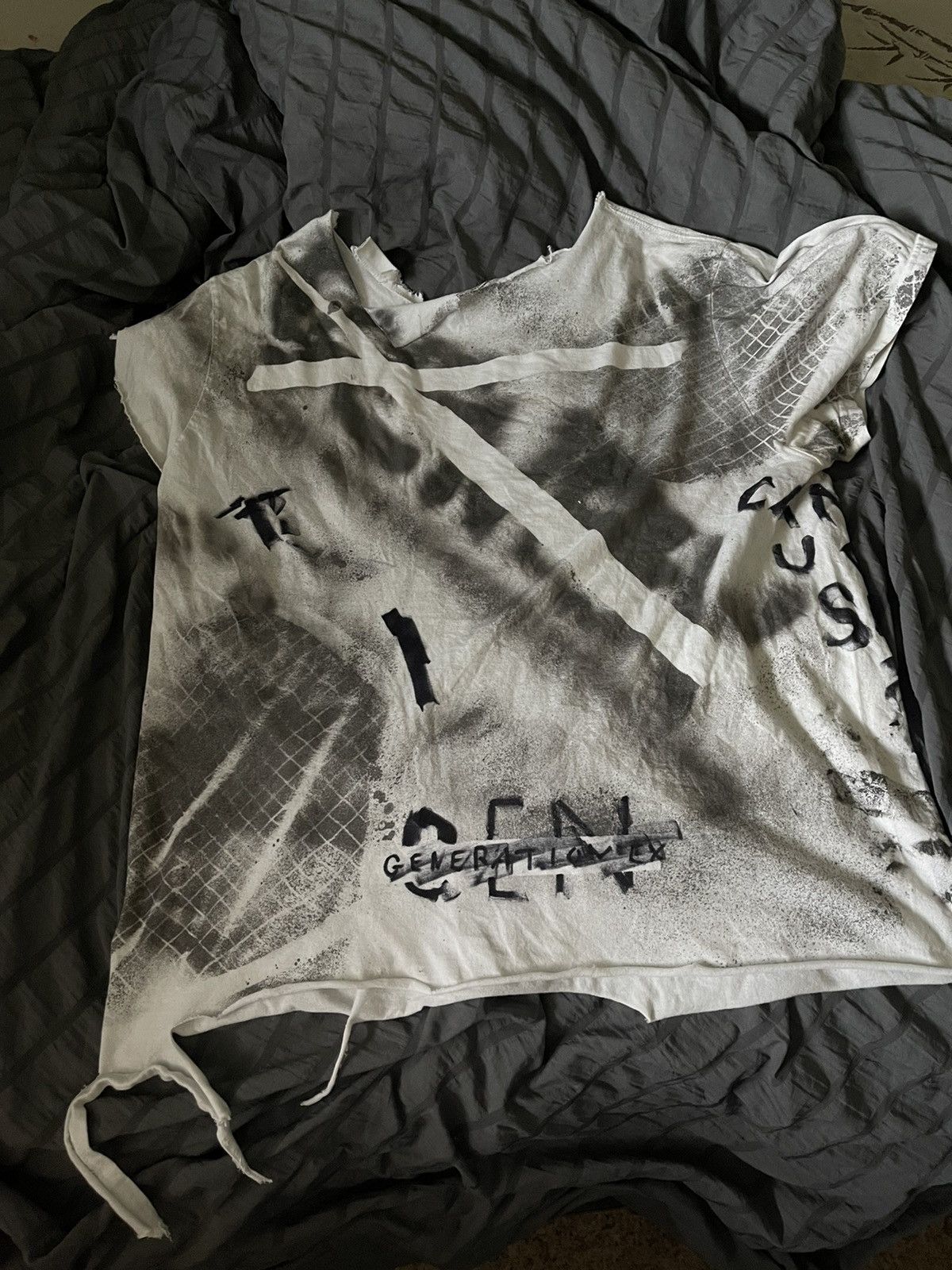 Japanese Brand gen ex - “destroyed city” t shirt Size US XL / EU 56 / 4 - 2 Thumbnail