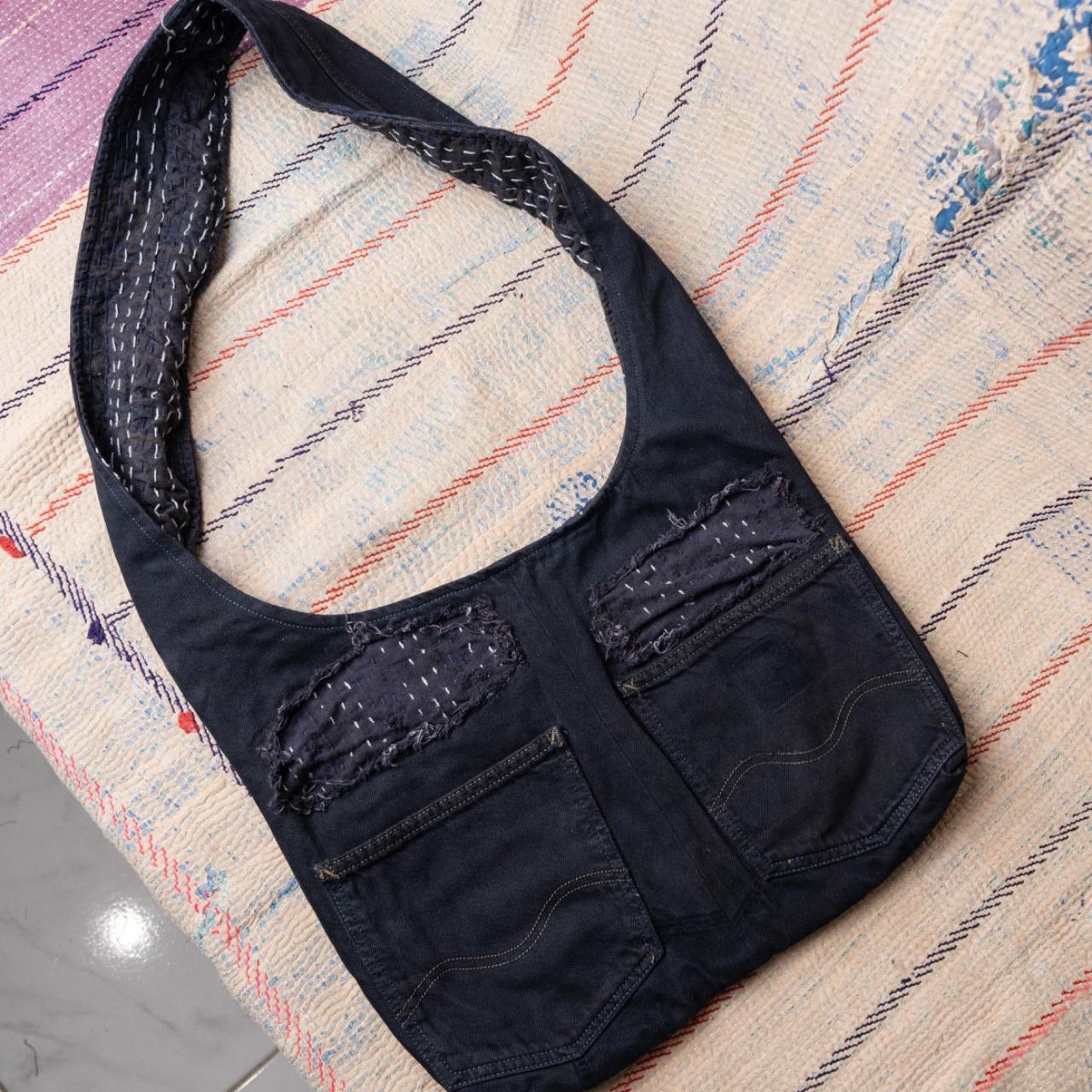 Carhartt Upcycled denim carhartt hobo bag Size ONE SIZE - 1 Thumbnail