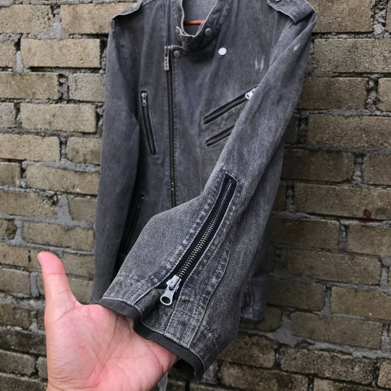 20471120 × In The Attic × Tornado Mart VINTAGE IN THE ATTIC BIKER BONDAGE JACKET BELTING ZIPPER Size US L / EU 52-54 / 3 - 5 Thumbnail