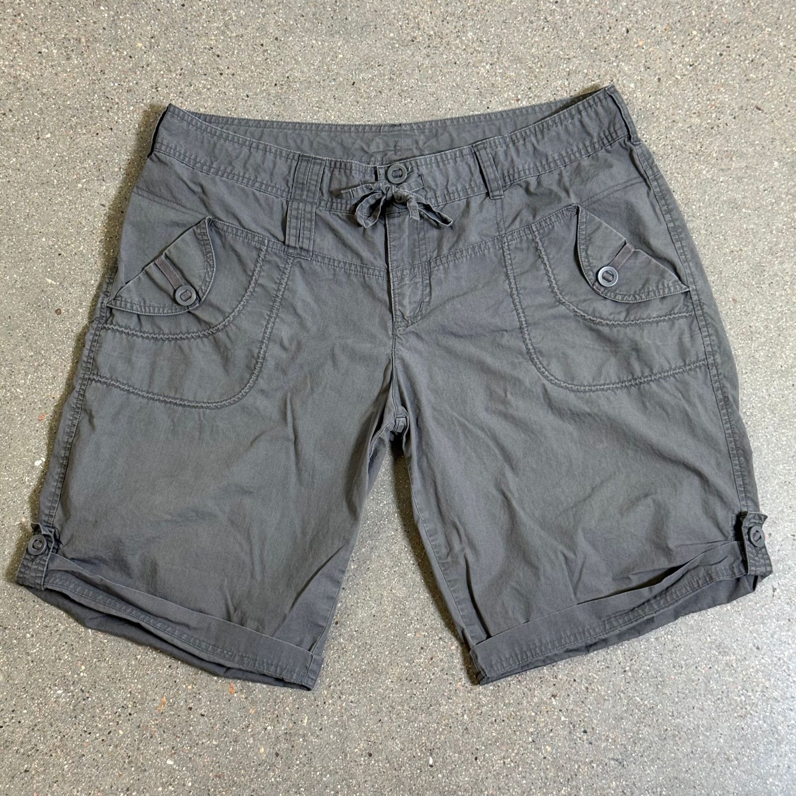 Columbia Columbia Women’s Cargo Shorts Gray 14 12L Hiking 100% Cotton Size 34" / US 12 / IT 48 - 1 Thumbnail