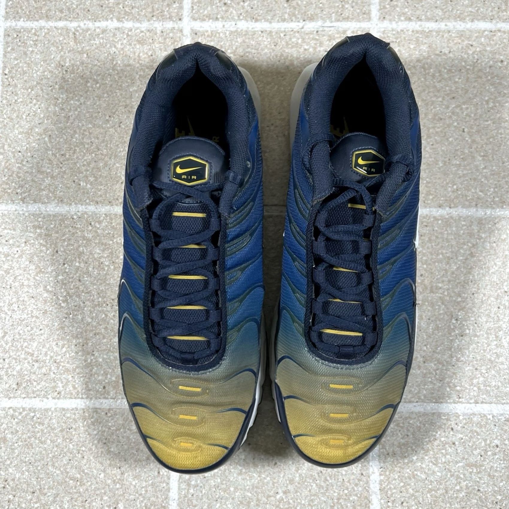 Nike Nike Air Max Plus Gradient Pack 852630-407 Men Sneaker 11 Blue Navy Lemon 2018 Size US 11 / EU 44 - 3 Thumbnail