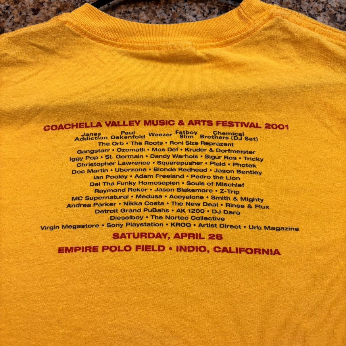 Coachella Vintage 2001 Coachella Festival Tee – XL – Alstyle Size US XL / EU 56 / 4 - 2 Thumbnail