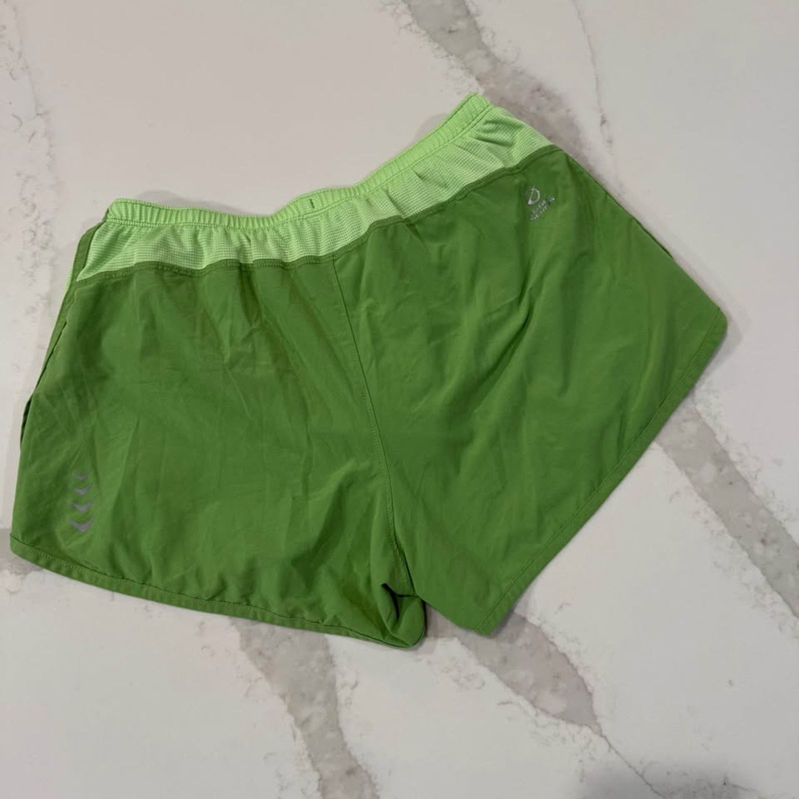 The North Face The North Face Athletic Running Shorts Women's Medium Green Size 30" / US 8 / IT 44 - 7 Thumbnail