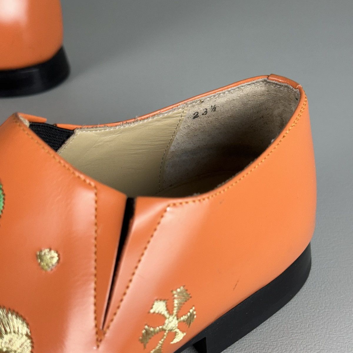 Comme des Garcons rare Comme des Garcons Embroidered Flowers Orange Loafers Size US 6.5 / IT 36.5 - 7 Thumbnail