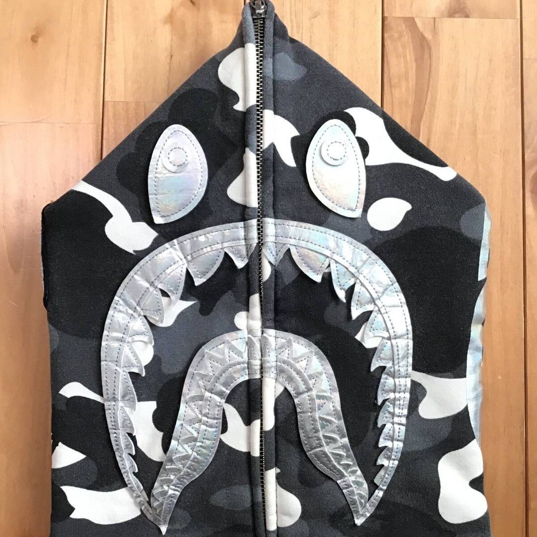 Bape 💫Glow in the dark💫 BAPE City camo shark full zip hoodie APE Size US M / EU 48-50 / 2 - 4 Thumbnail