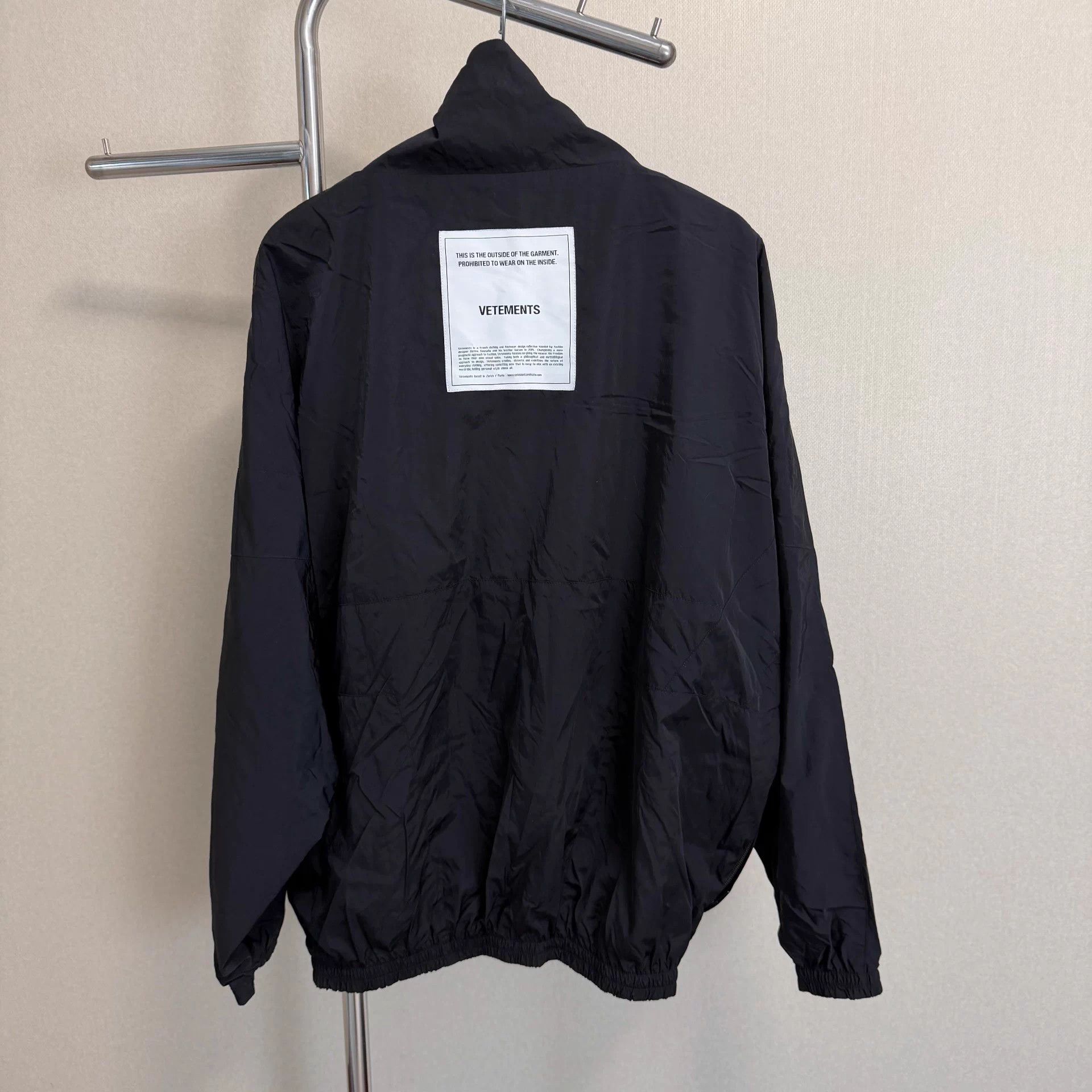 Vetements Vetements 18AW Angel Zip Shell Jacket Black L Size US L / EU 52-54 / 3 - 2 Thumbnail