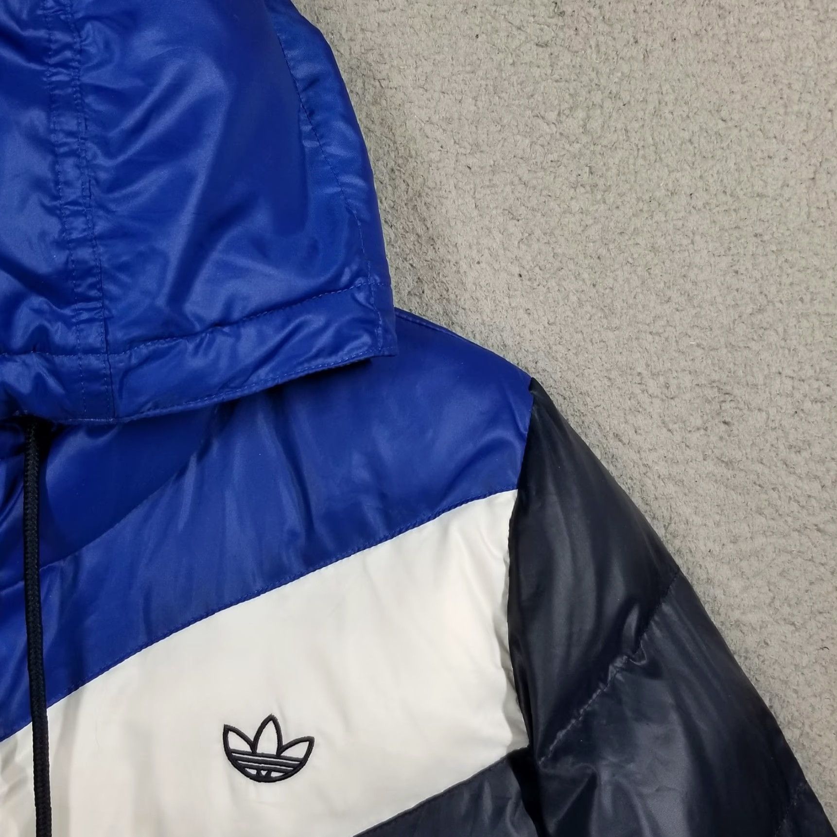Adidas Adidas Jacket Woman XL Blue Puffer Hooded Chevron Colorblock Trefoil Quilted Size US XL / EU 56 / 4 - 4 Thumbnail