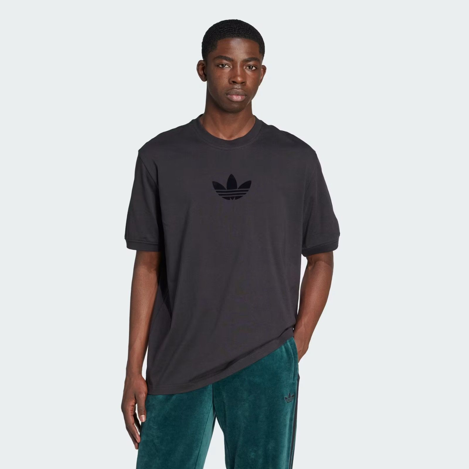 Adidas o1mle0526 Adicolor Short Sleeve T-Shirt in Black Size US XS / EU 42 / 0 - 2 Thumbnail