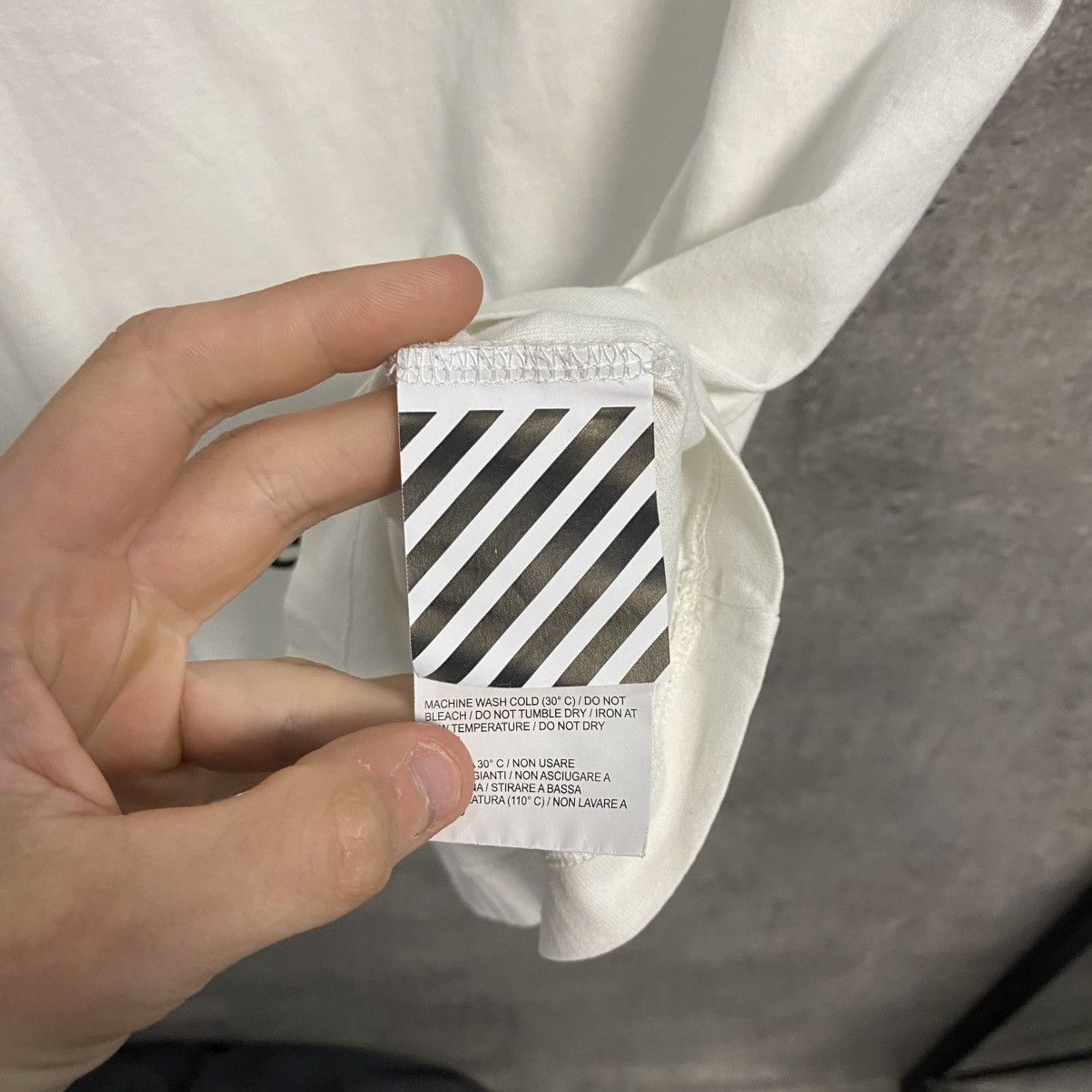 Off-White Off-White T Shirt Big Logo Size US L / EU 52-54 / 3 - 8 Thumbnail