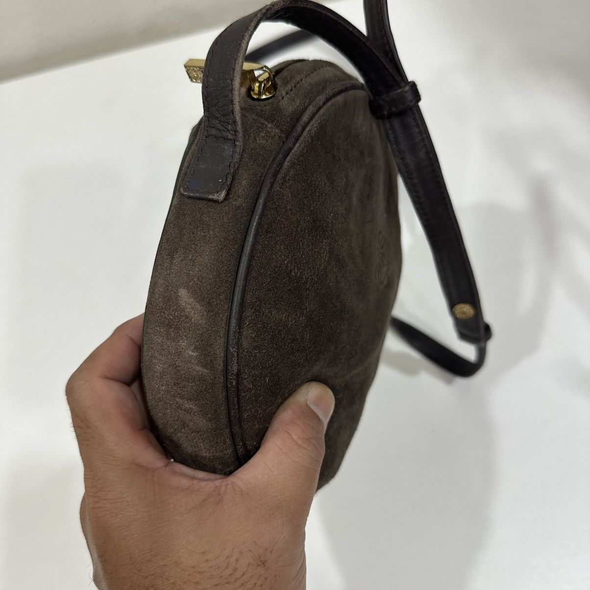 Loewe ‼️YES‼️ VINTAGE LOEWE SUEDE LEATHER CROSSBODY SLING BAG Size ONE SIZE - 3 Thumbnail