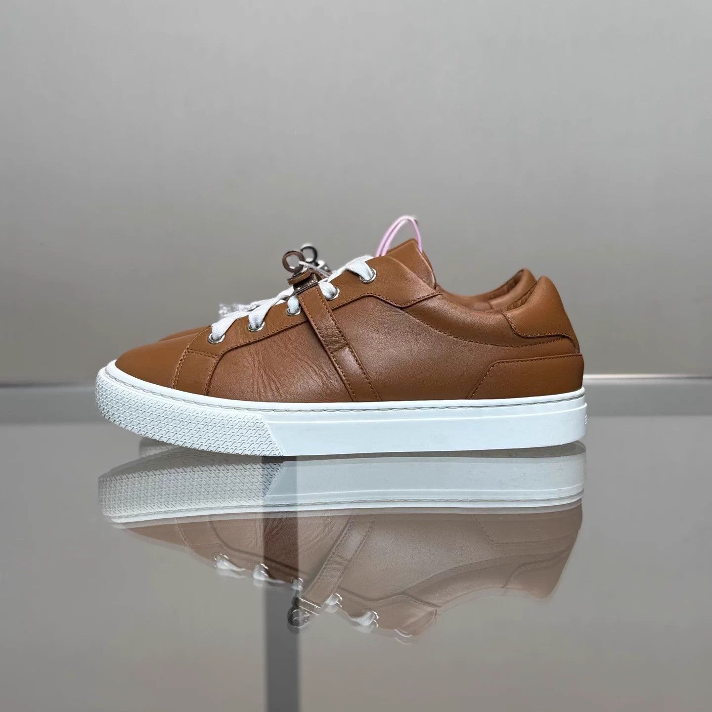 Hermes Hermes Gold Brown Kelly Buckle Leather Sneakers 36.5 99 Size US 6.5 / IT 36.5 - 5 Thumbnail