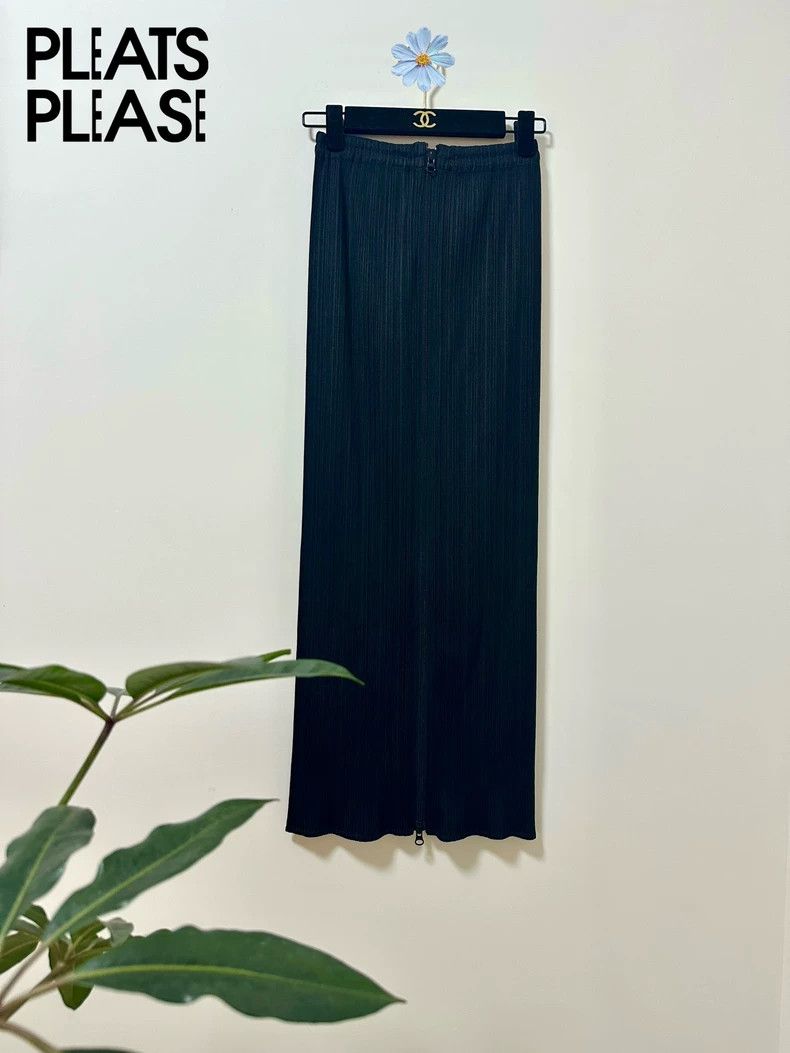 Issey Miyake size:2 Black double-zipper skirt