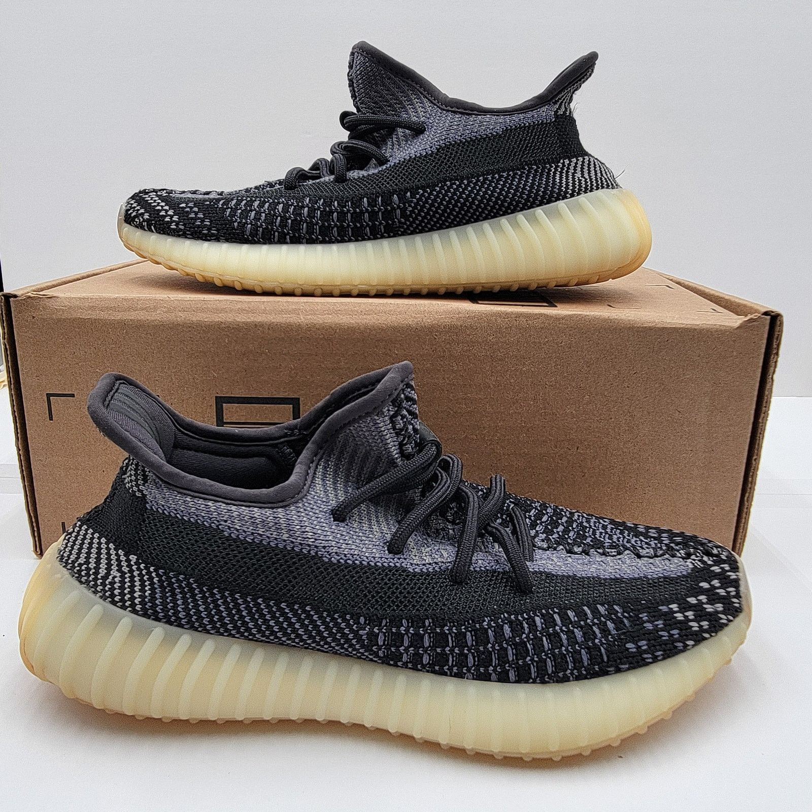 Yeezy Adidas Yeezy Boost 350 V2 'Carbon' Sz 5.5 Authenticated(165) Size US 5.5 / EU 38 - 1 Thumbnail