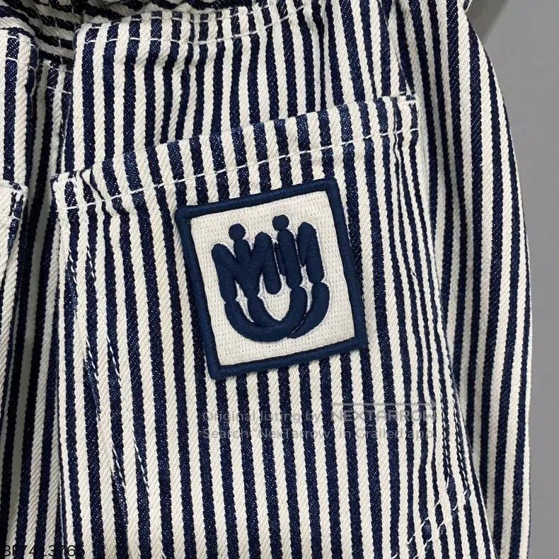 Miu Miu Miu Miu 36 Blue and white striped bud shorts Size 35" - 4 Thumbnail