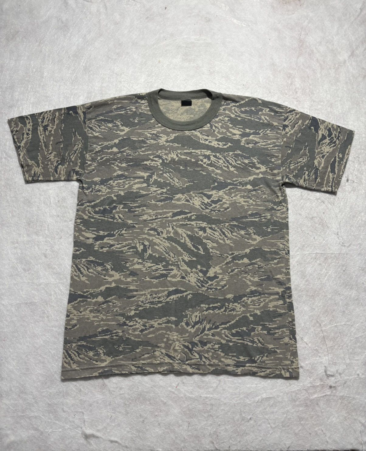 Vintage Vintage Camouflage Tshirt Size US L / EU 52-54 / 3 - 1 Thumbnail