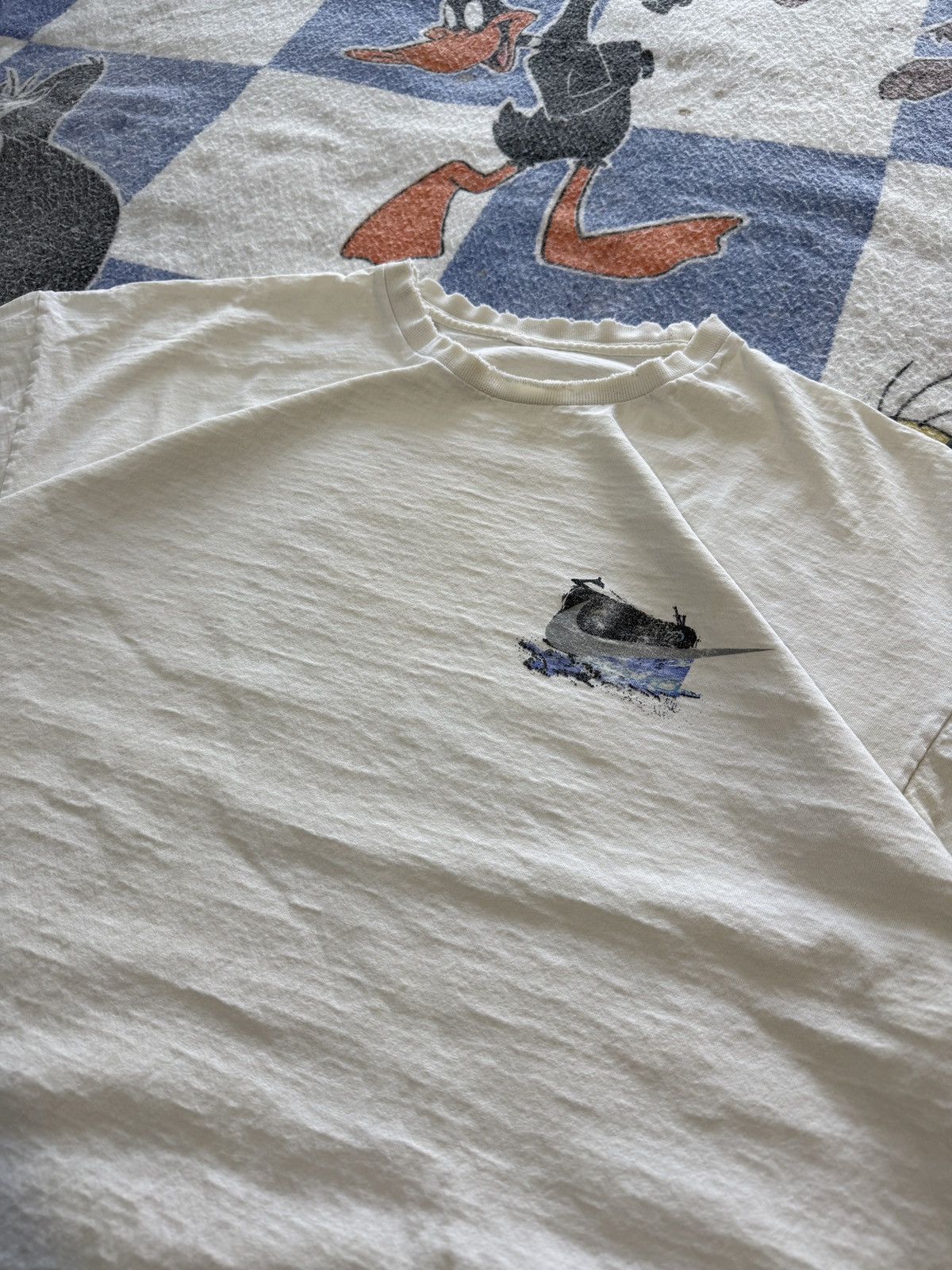 Nike Vintage distressed Nike swoosh tee Size US XL / EU 56 / 4 - 4 Thumbnail