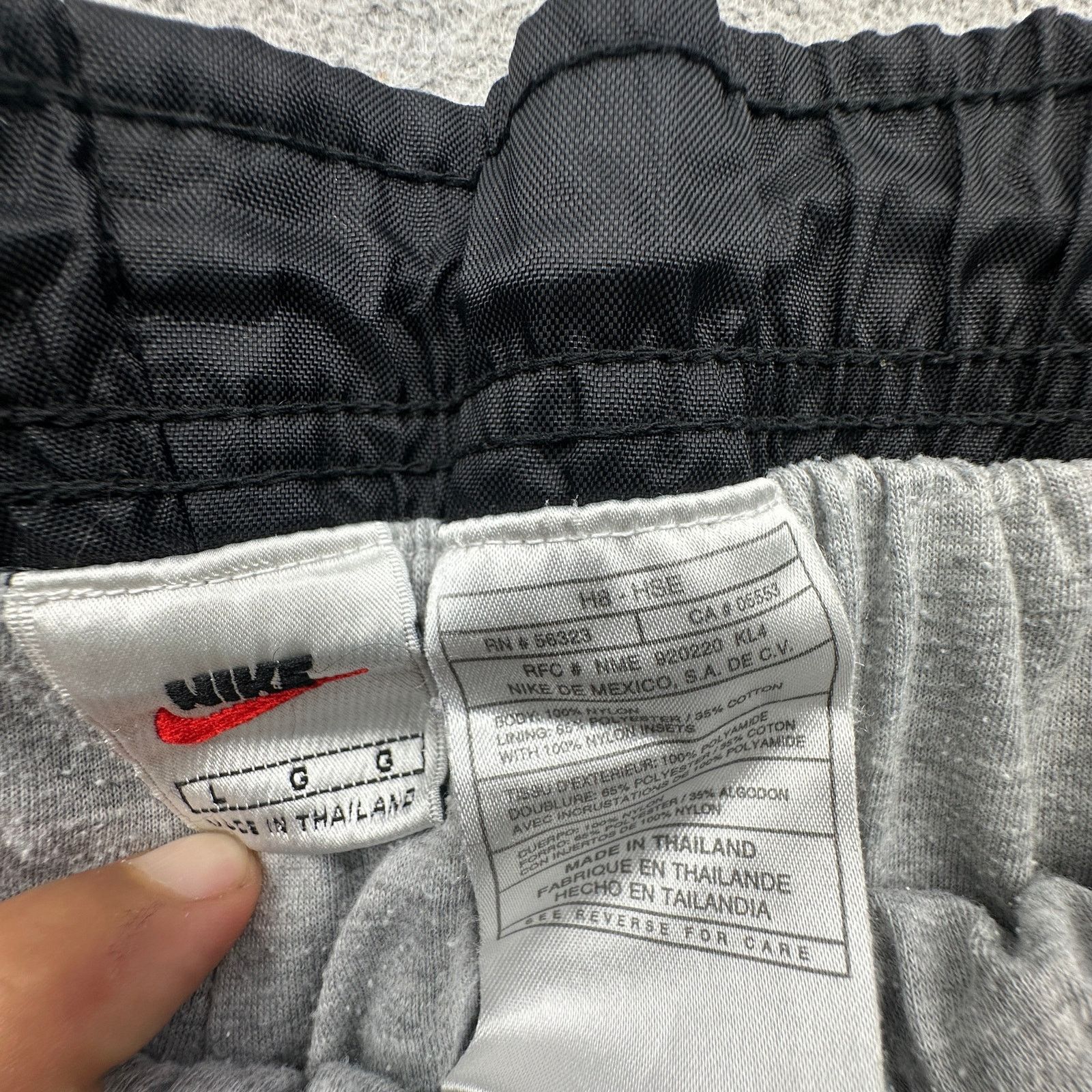 Nike Vintage 90s Nike Cotton Lined Nylon Windbreaker Pants Large Size US 35 - 2 Thumbnail