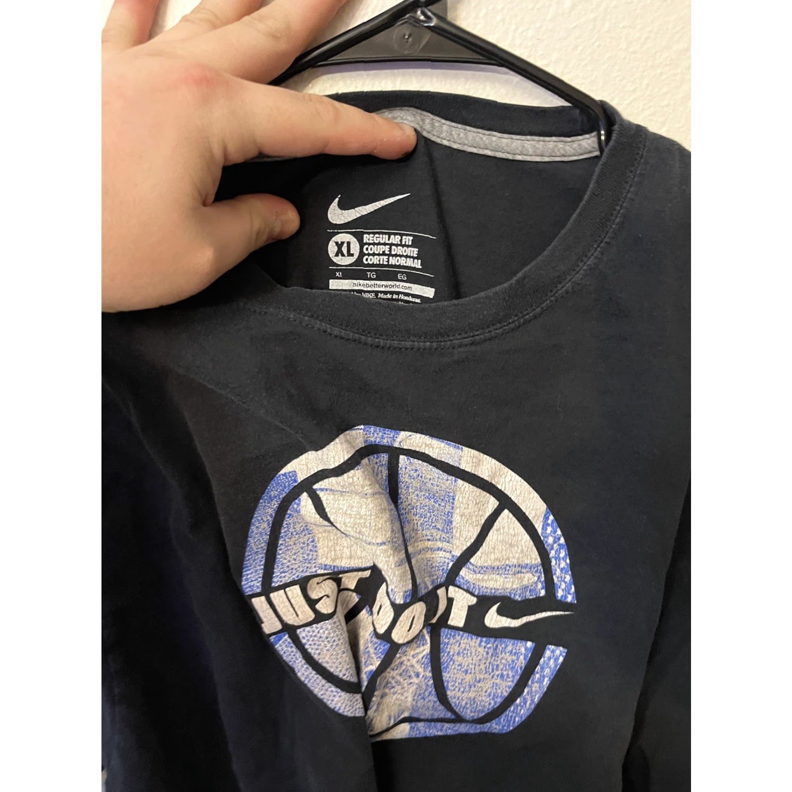 Nike Nike Tee Adult XL Black Short Sleeve Crewneck T-shirt Logo Dri-FIT Nike Mens Regular Fit Capable of Logo Size US XL / EU 56 / 4 - 2 Thumbnail
