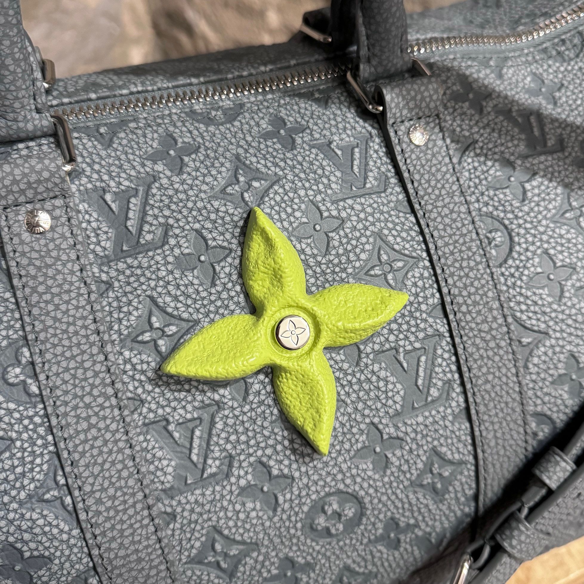 Louis Vuitton Louis Vuitton FW22 Grey Taurillon Climbing Keepall 55 Size ONE SIZE - 2 Thumbnail