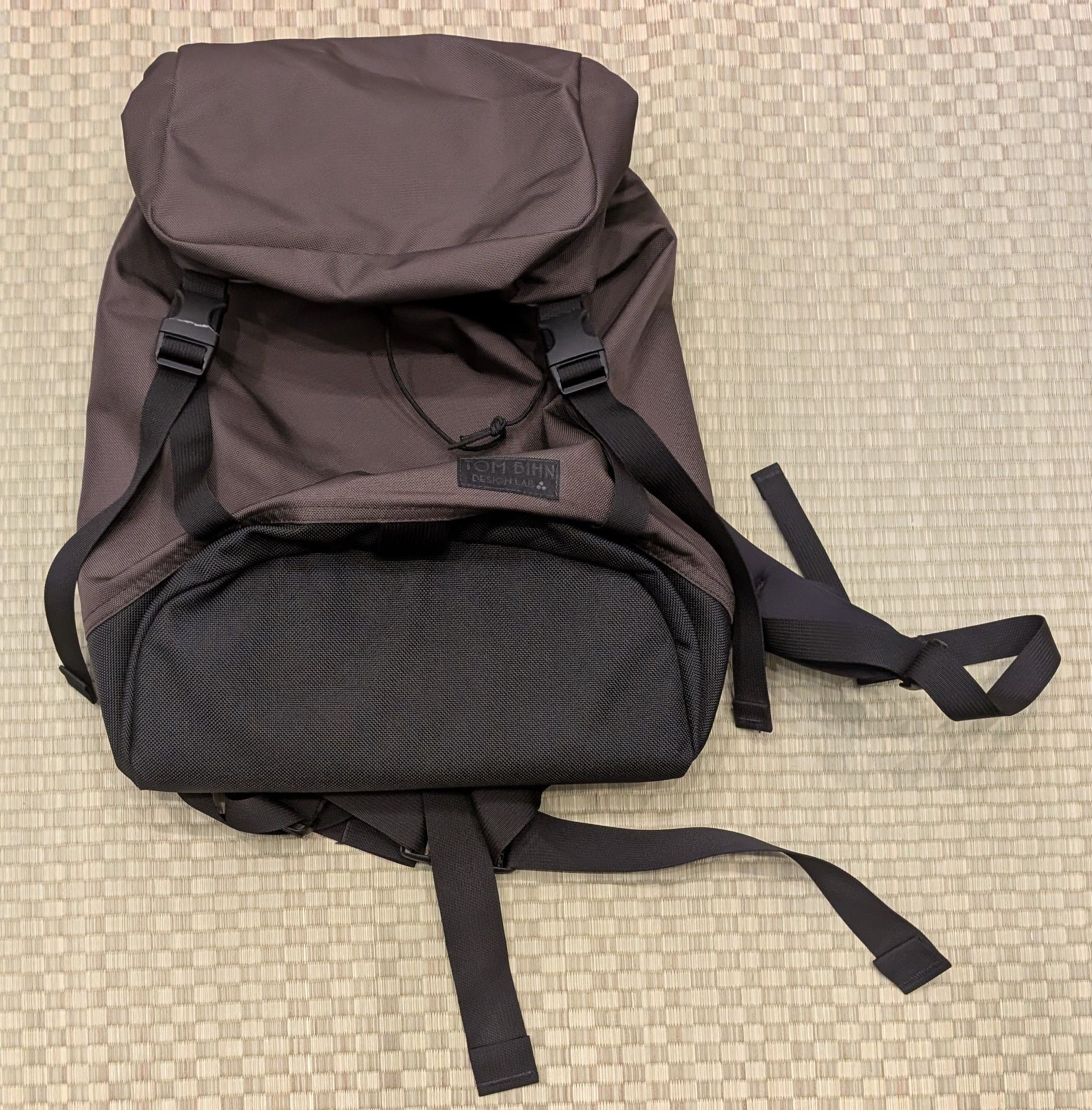 Tom Bihn RARE Tom Bihn Design Lab Shadow Guide Pack 23L Ursa Brown Size ONE SIZE - 1 Thumbnail