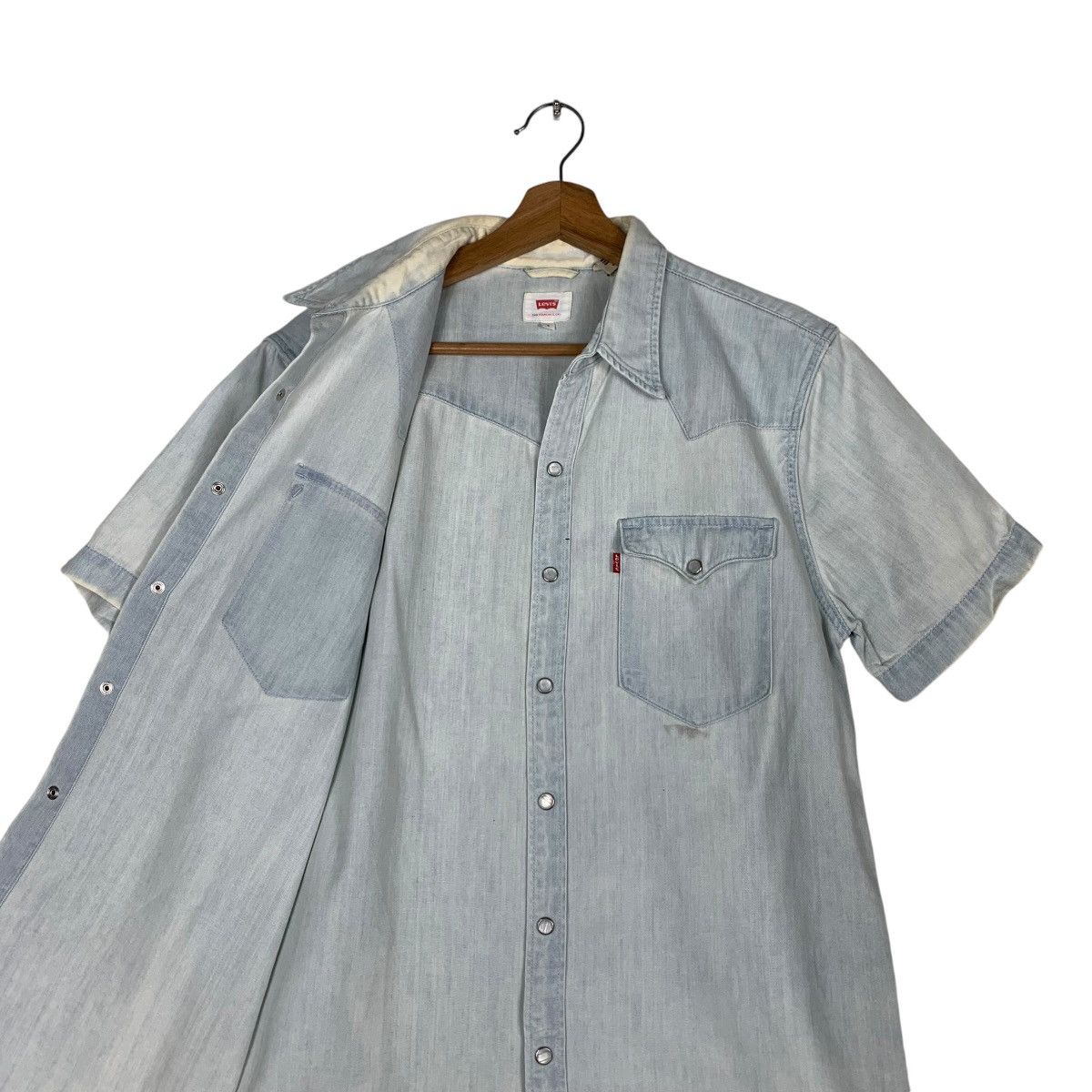 Levi's LEVI’S Blue Washed Chambray Work Shirt #1401-C63 Size US S / EU 44-46 / 1 - 10 Thumbnail