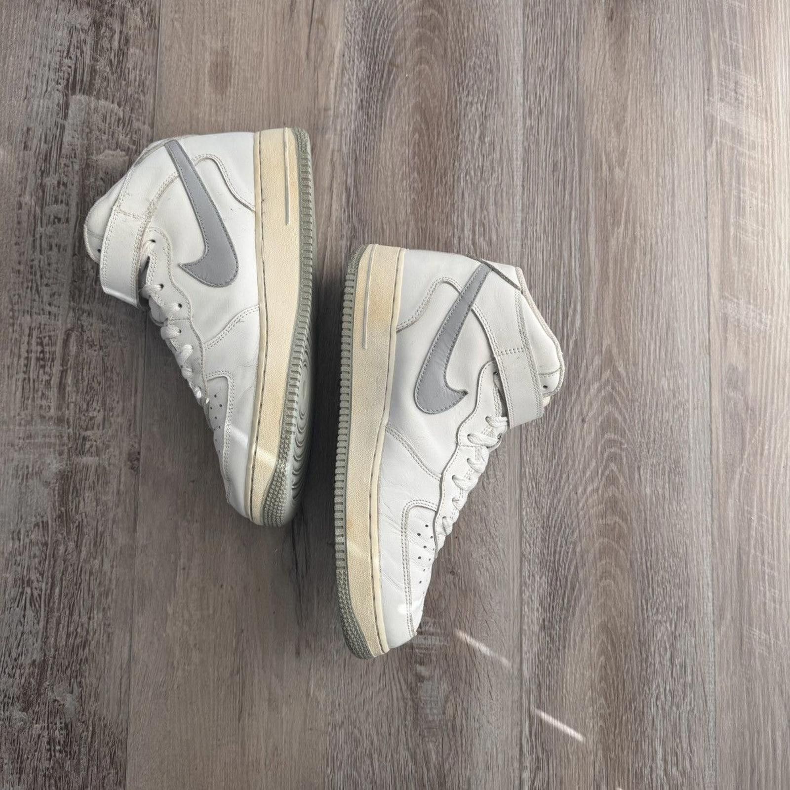 Nike NIKE • Air Force 1 Mid "White/Grey" (10M) Size US 10 / EU 43 - 12 Thumbnail