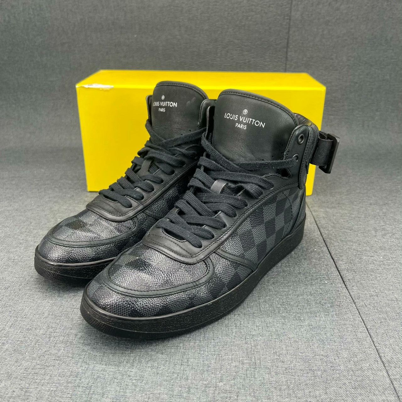 Louis Vuitton Louis Vuitton Checkered Gray Hitop Sneakers 41 Men Size US 8.5 / EU 41-42 - 1 Thumbnail