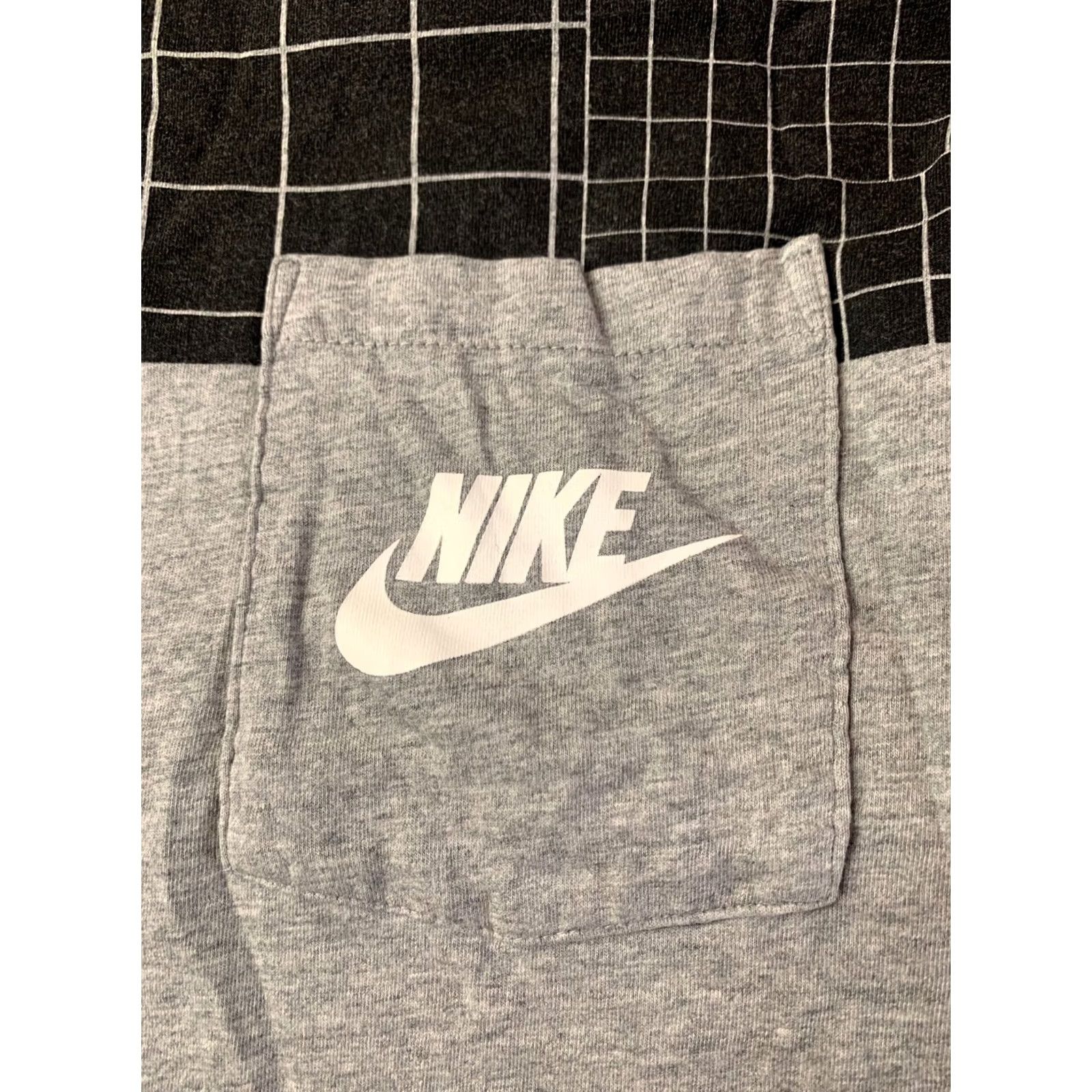 Nike NIKE ORIGINAL 2017 MEN SHIRT T-SHIRT TEE JERSEY SIZE M MEDIUM 834727-063 Gray and Black Casual Nike Shirt Mens Size US M / EU 48-50 / 2 - 3 Thumbnail