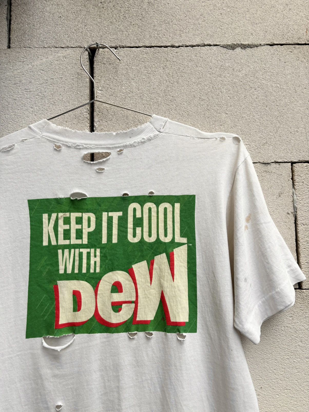 Vintage Thrashed Distressed MOUNTAIN DEW 90s T Shirt ERD Grunge Size US S / EU 44-46 / 1 - 3 Thumbnail