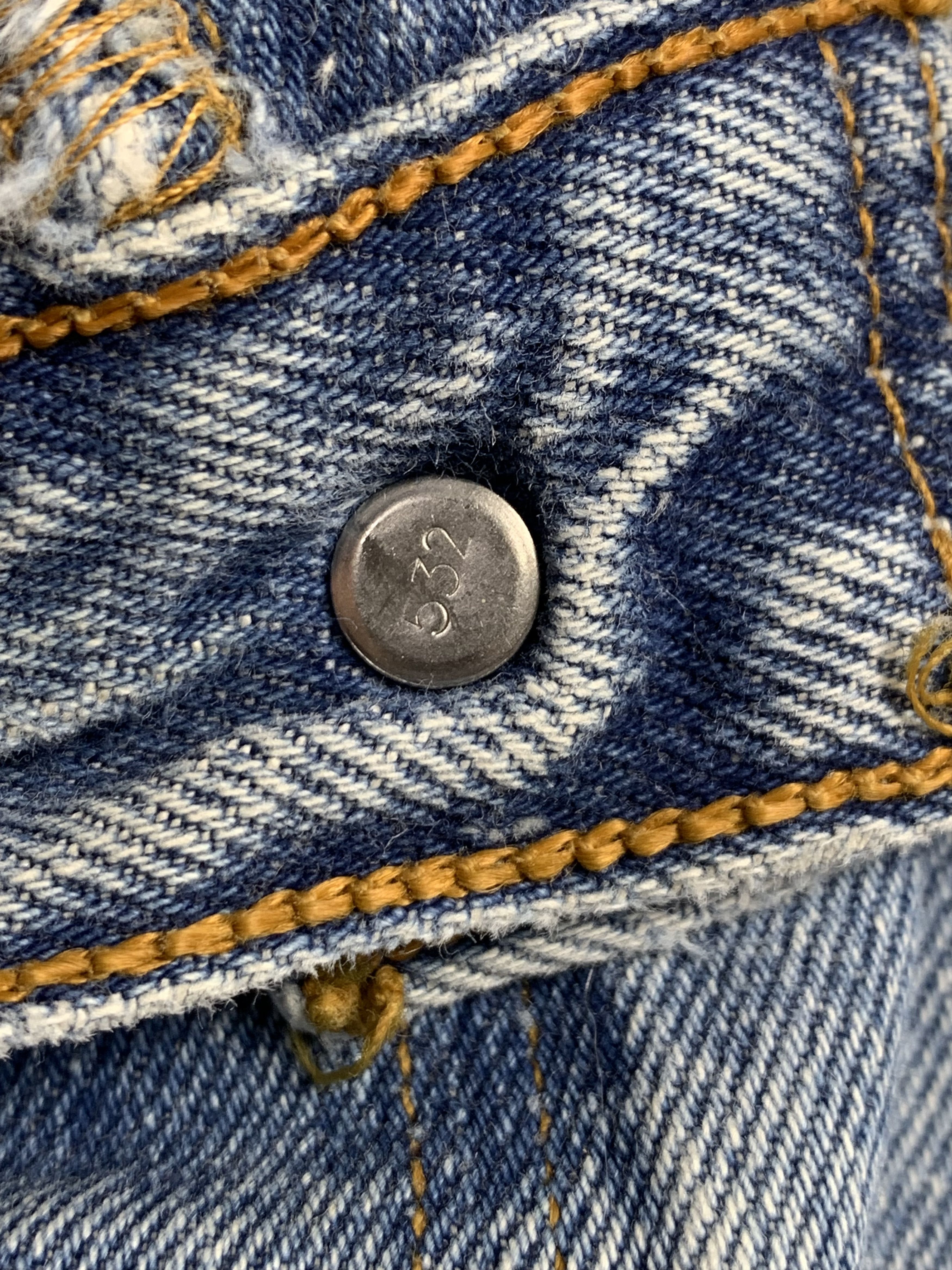 Levi's Vintage 90s Levis 501 Light Wash Jeans DP2157 Size US 38 / EU 54 - 8 Thumbnail