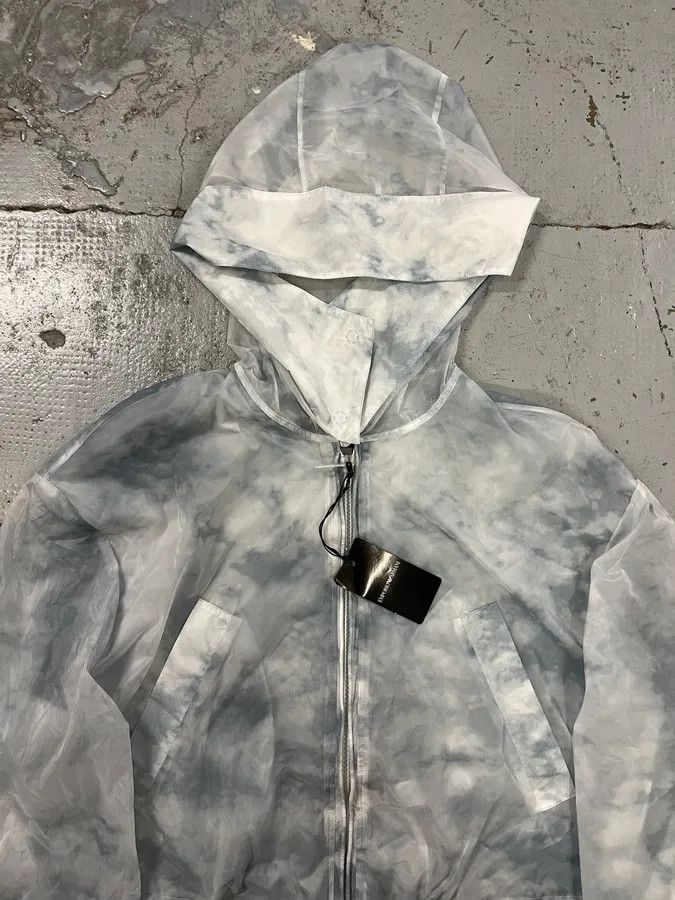 Emporio Armani AW2022 Emporio Armani White & Blue Cloudy Windbreaker Jacket Size US S / EU 44-46 / 1 - 4 Thumbnail