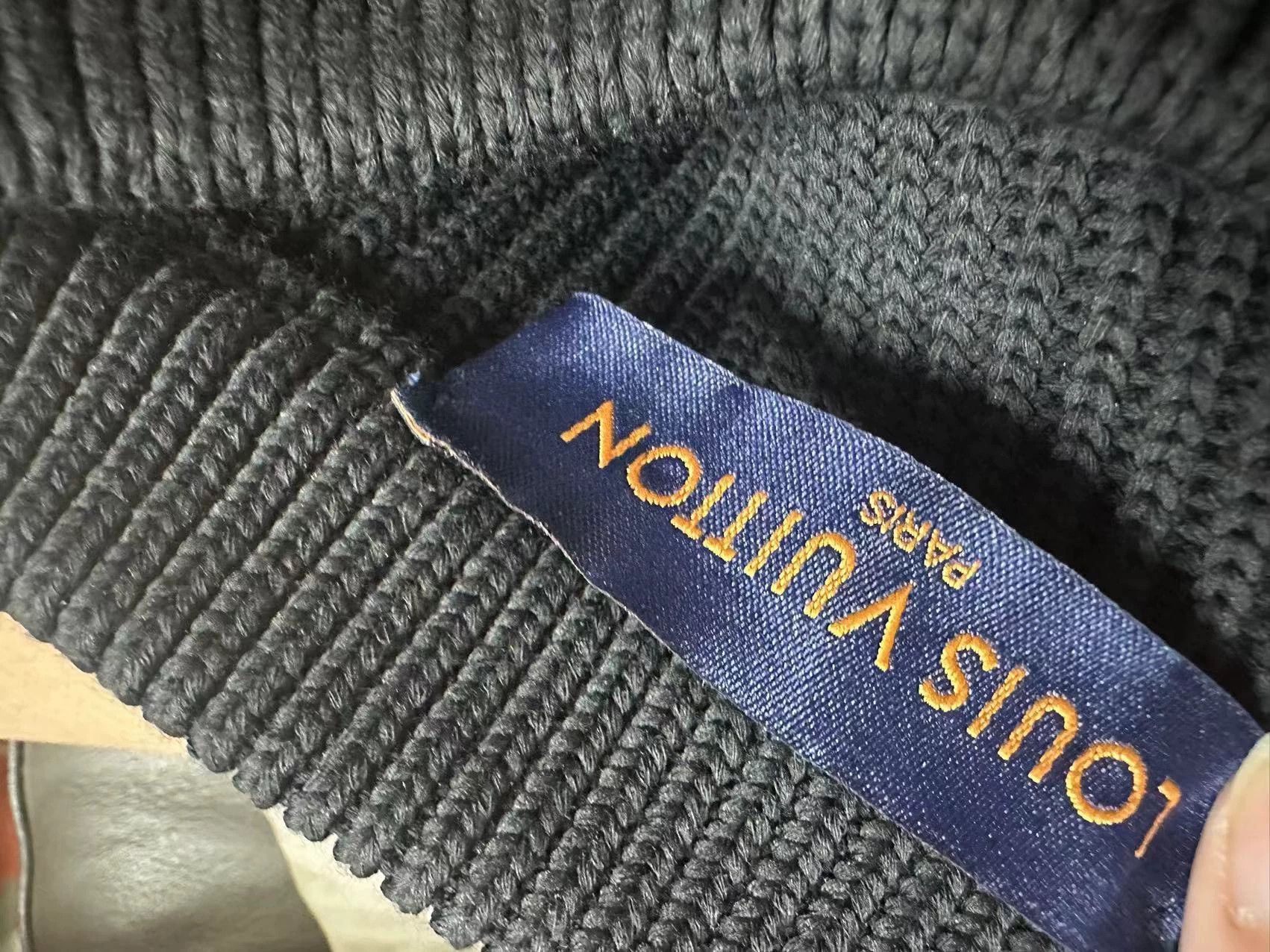 Louis Vuitton LV Authentic Sweater Size US S / EU 44-46 / 1 - 2 Thumbnail