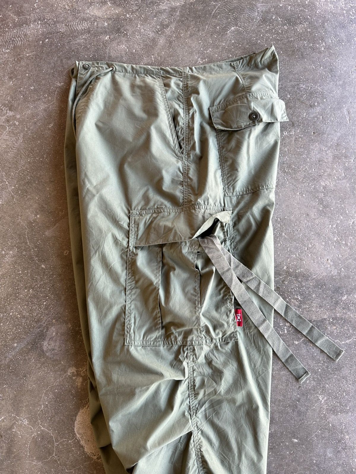 Japanese Brand SEND OFFER🍁BAGGY PARACHUTE JAPANESEBRAND FREAKS BALLON PANT Size US 34 / EU 50 - 14 Thumbnail